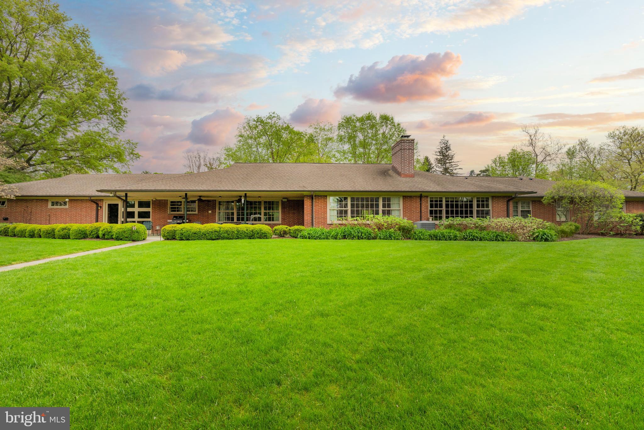 CHESTNUT HILL - Residential