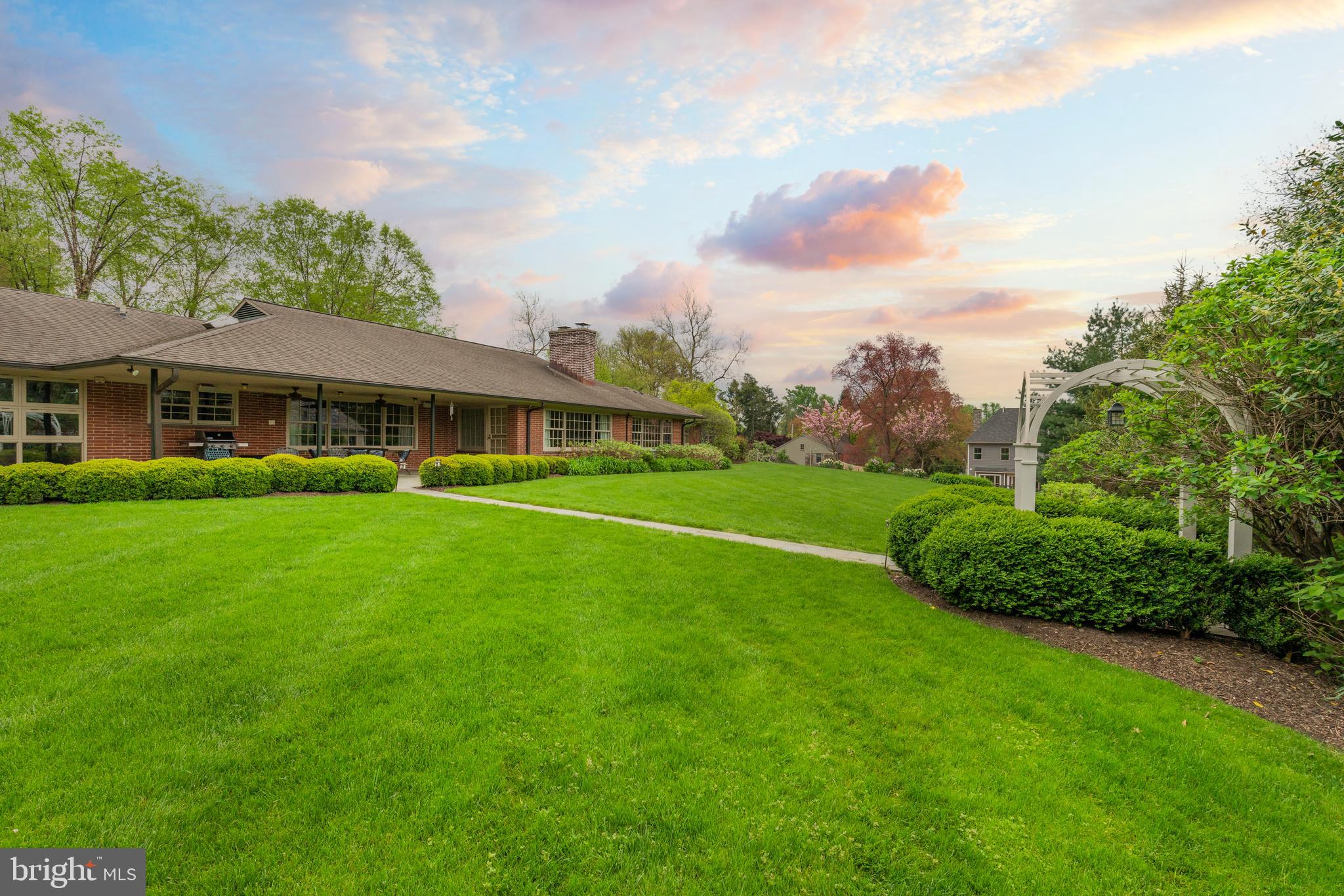 CHESTNUT HILL - Residential