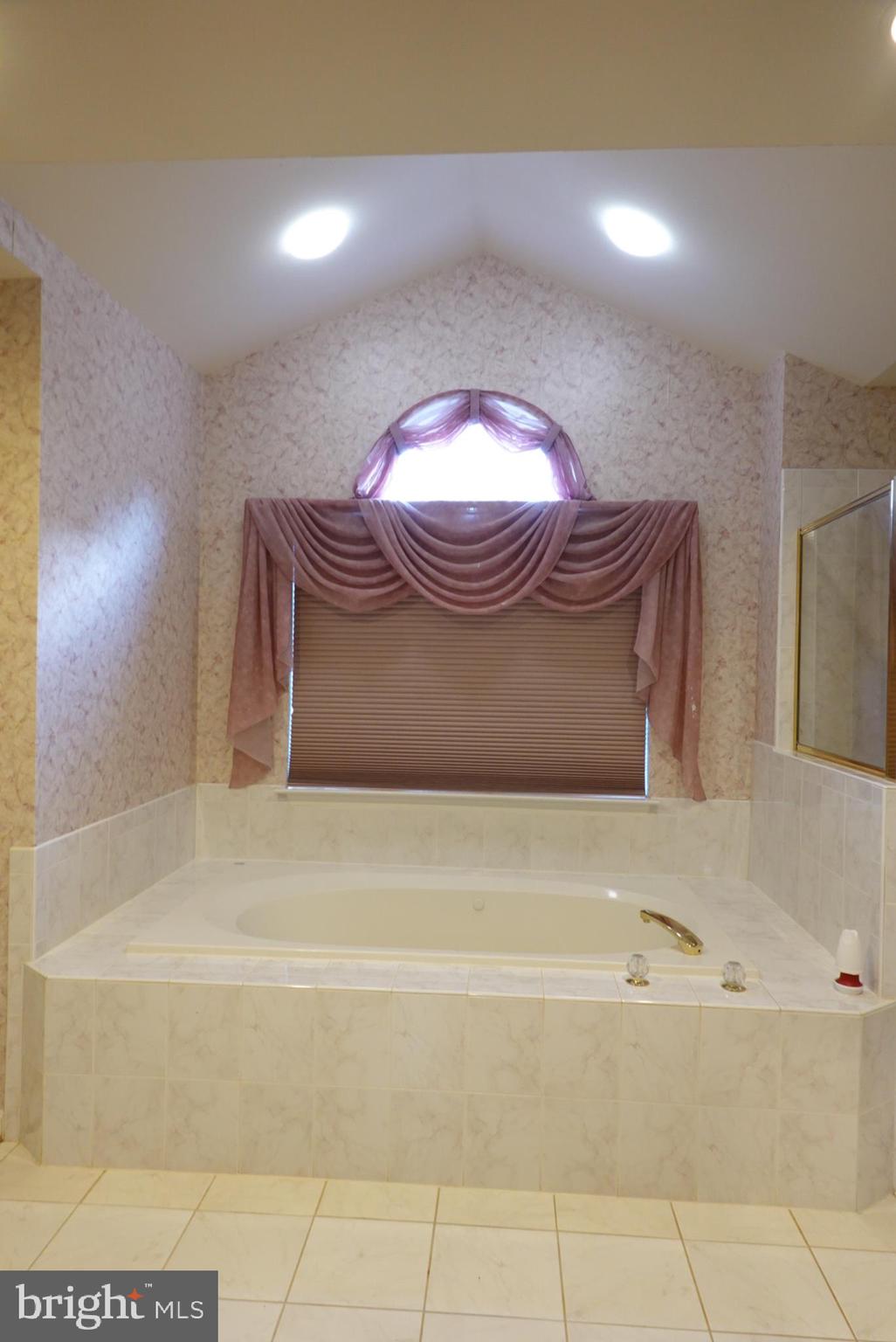 NORTH RIDGE - Residential Lease