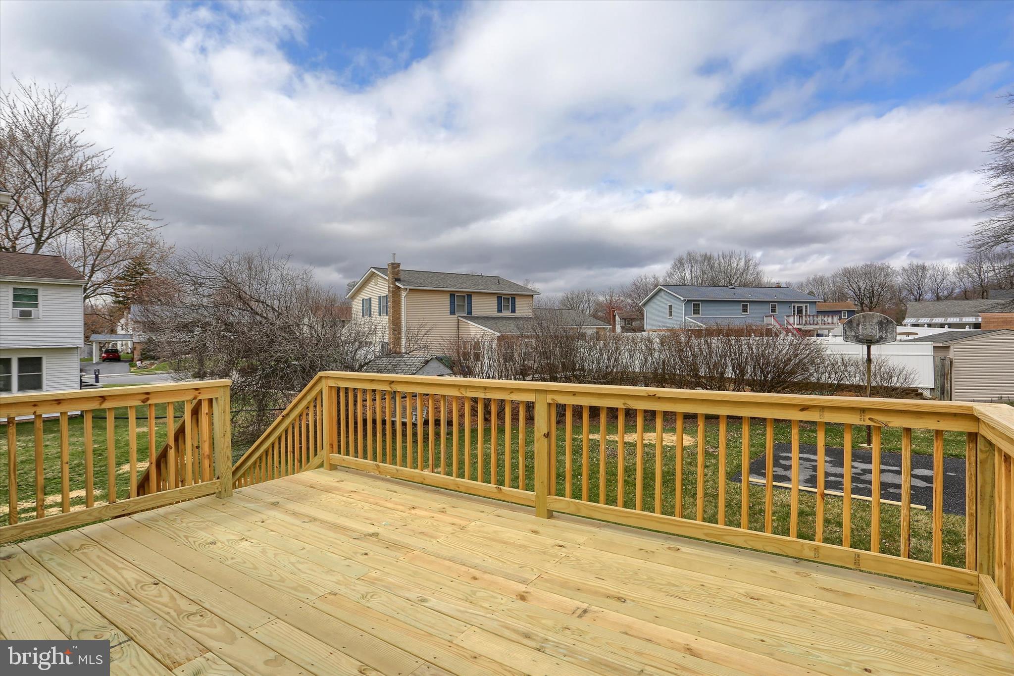 MEADOWBROOK - Residential