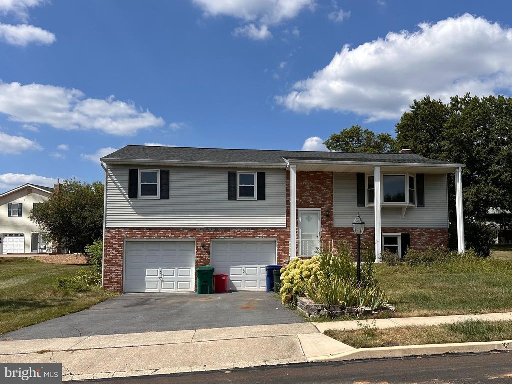 Photo of 5708 Oak Avenue, HARRISBURG, PA 17112 (MLS # PADA2052880)