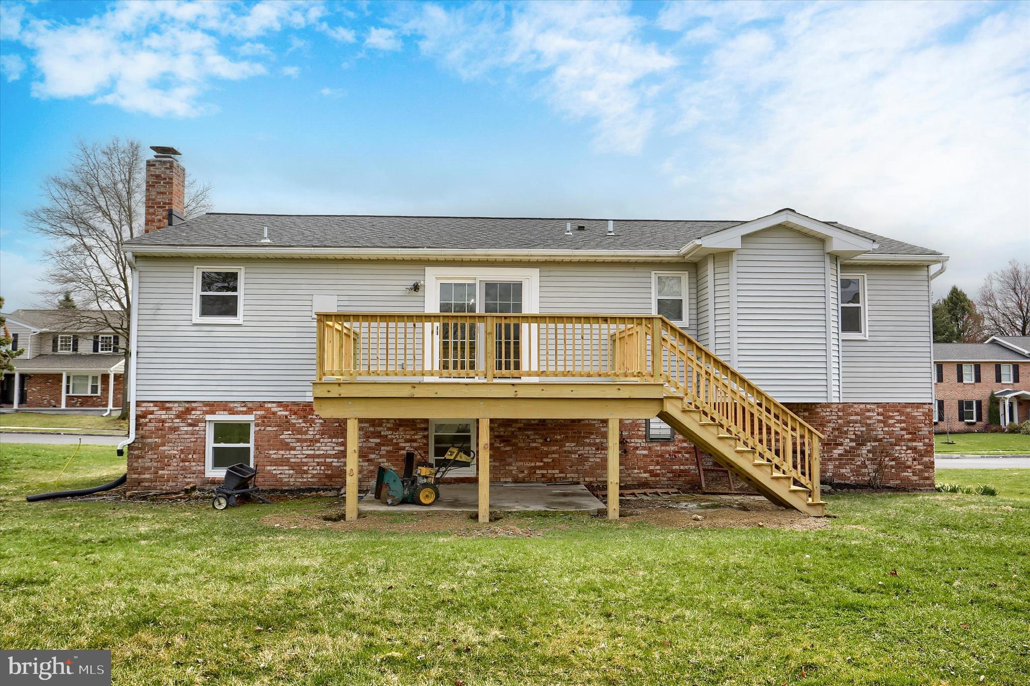 MEADOWBROOK - Residential