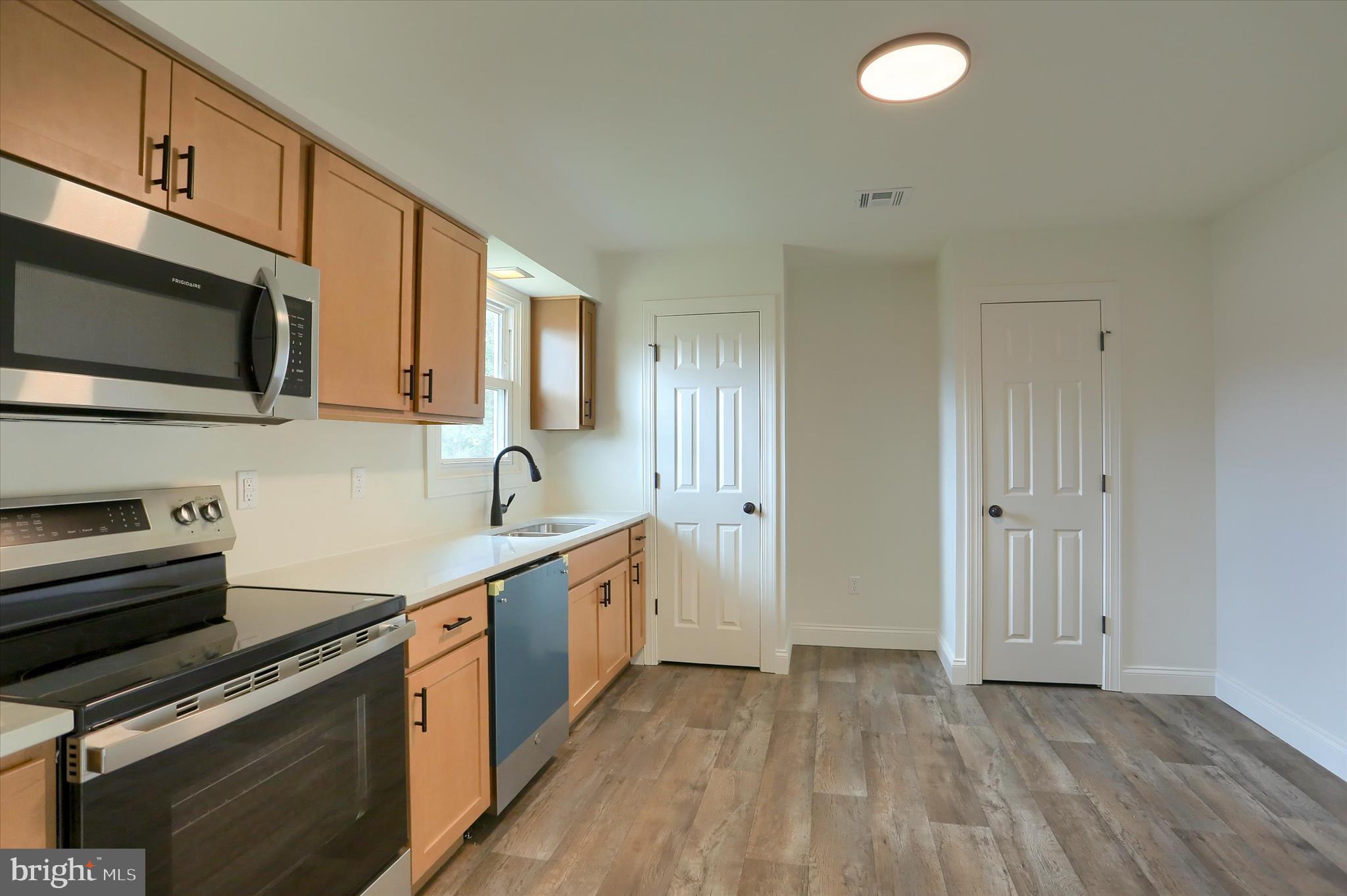 MEADOWBROOK - Residential