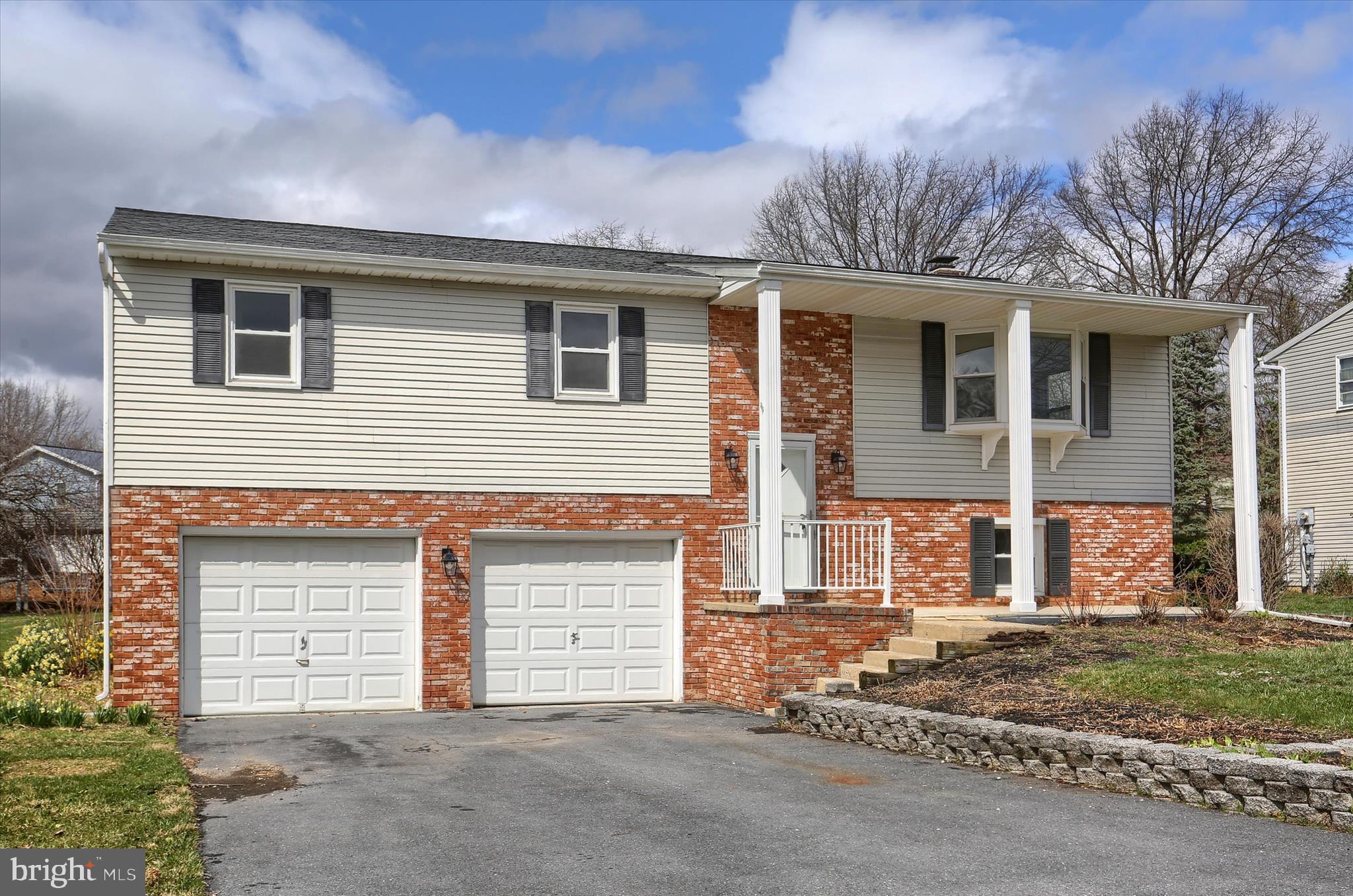 MEADOWBROOK - Residential