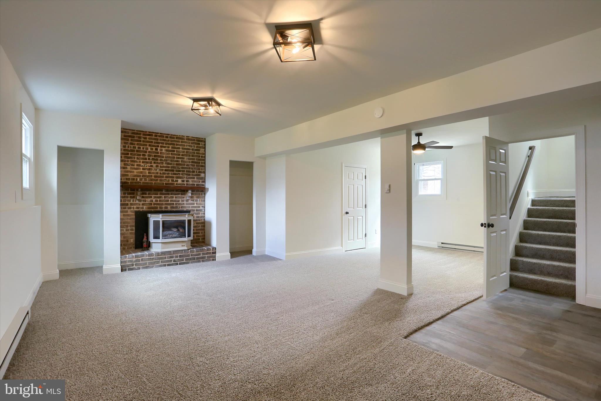 MEADOWBROOK - Residential