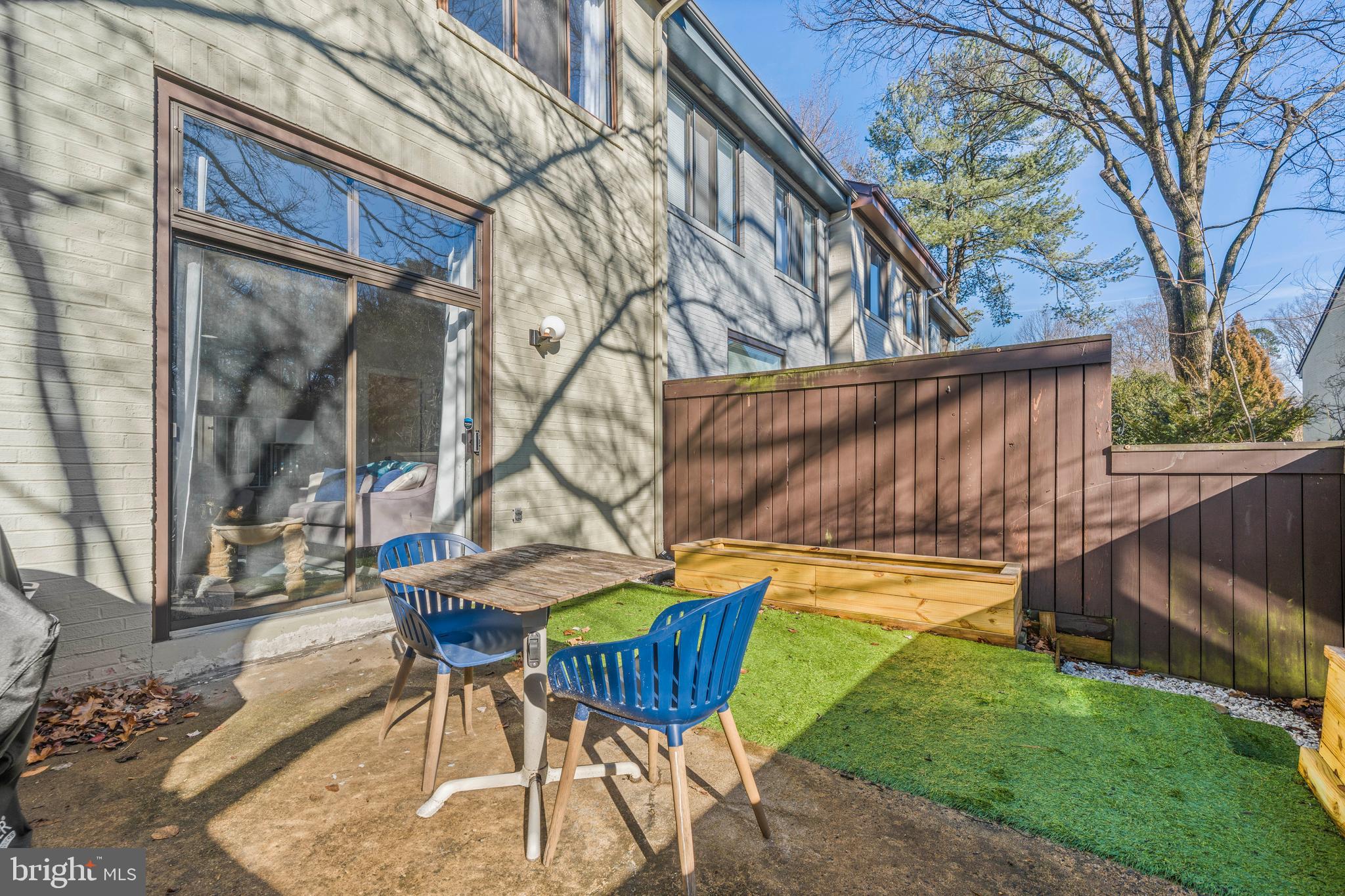 RESTON - Residential