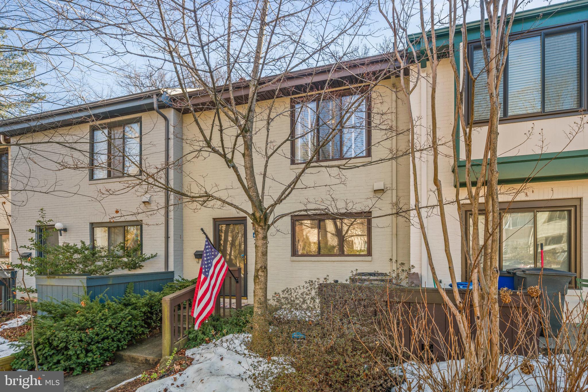 2046 GOLF COURSE DRIVE