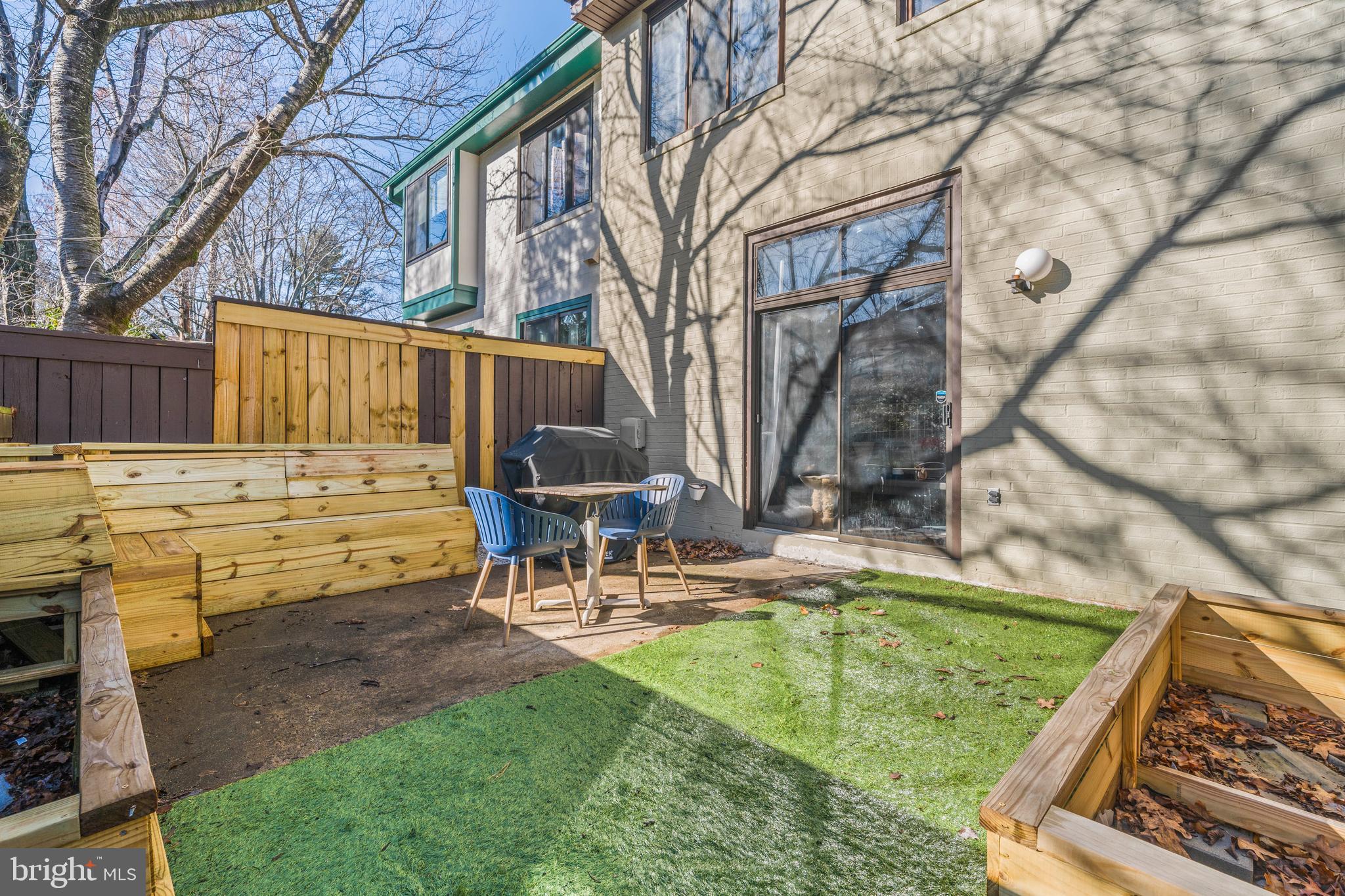 RESTON - Residential