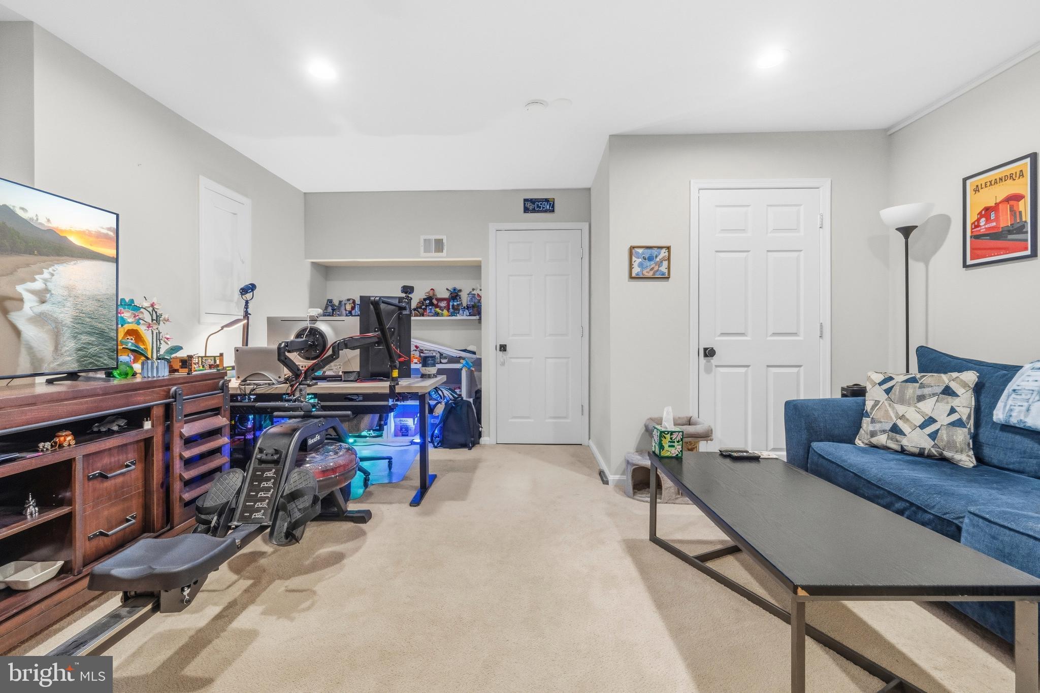 2046 GOLF COURSE DRIVE