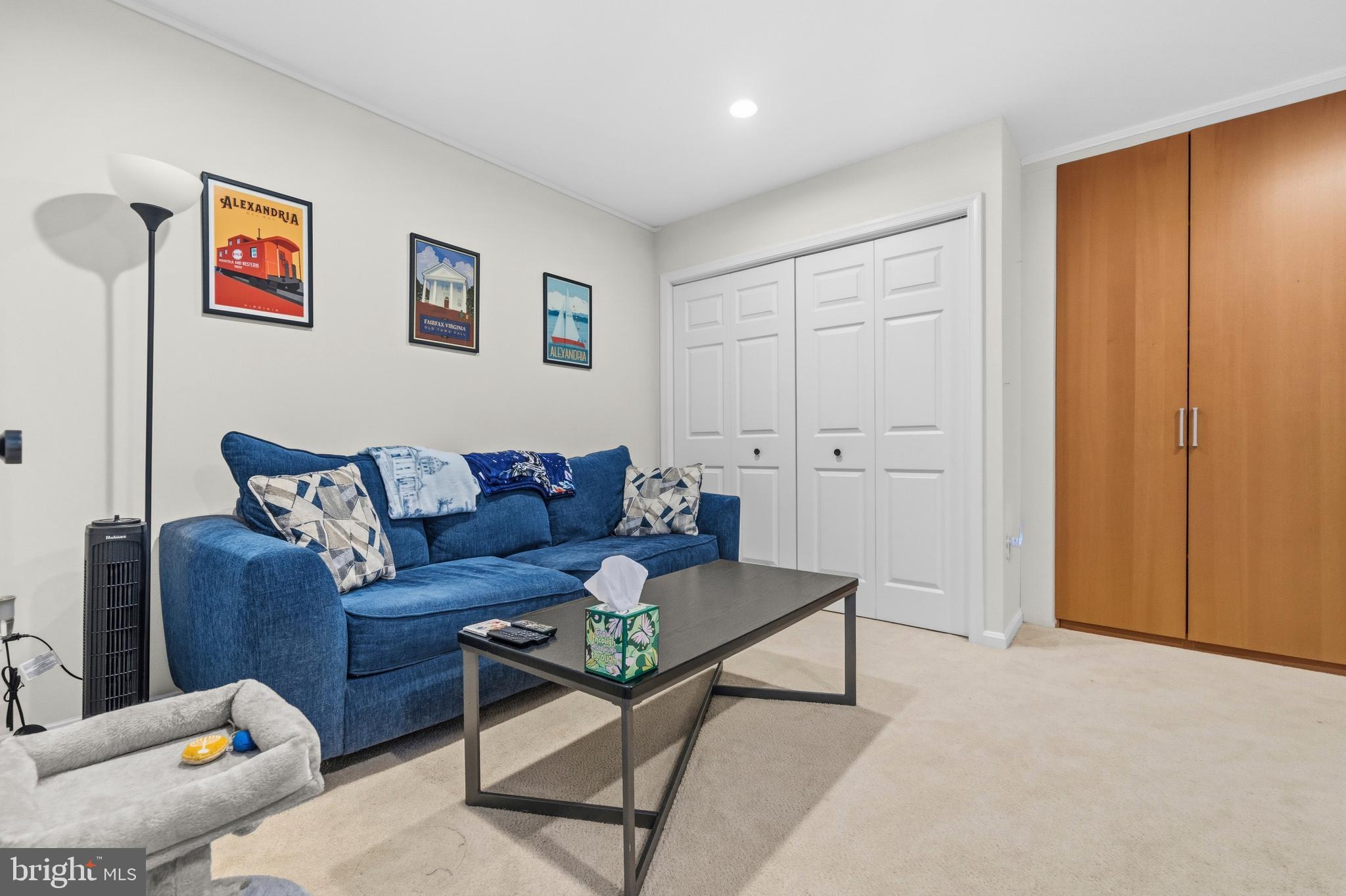 RESTON - Residential