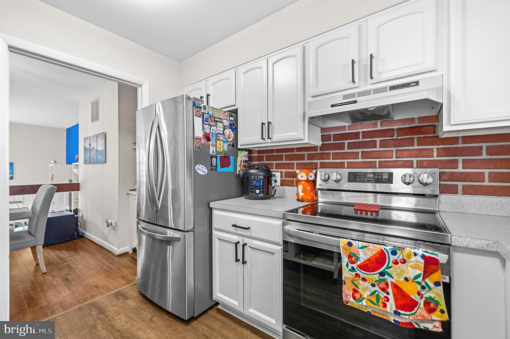 RESTON - Residential