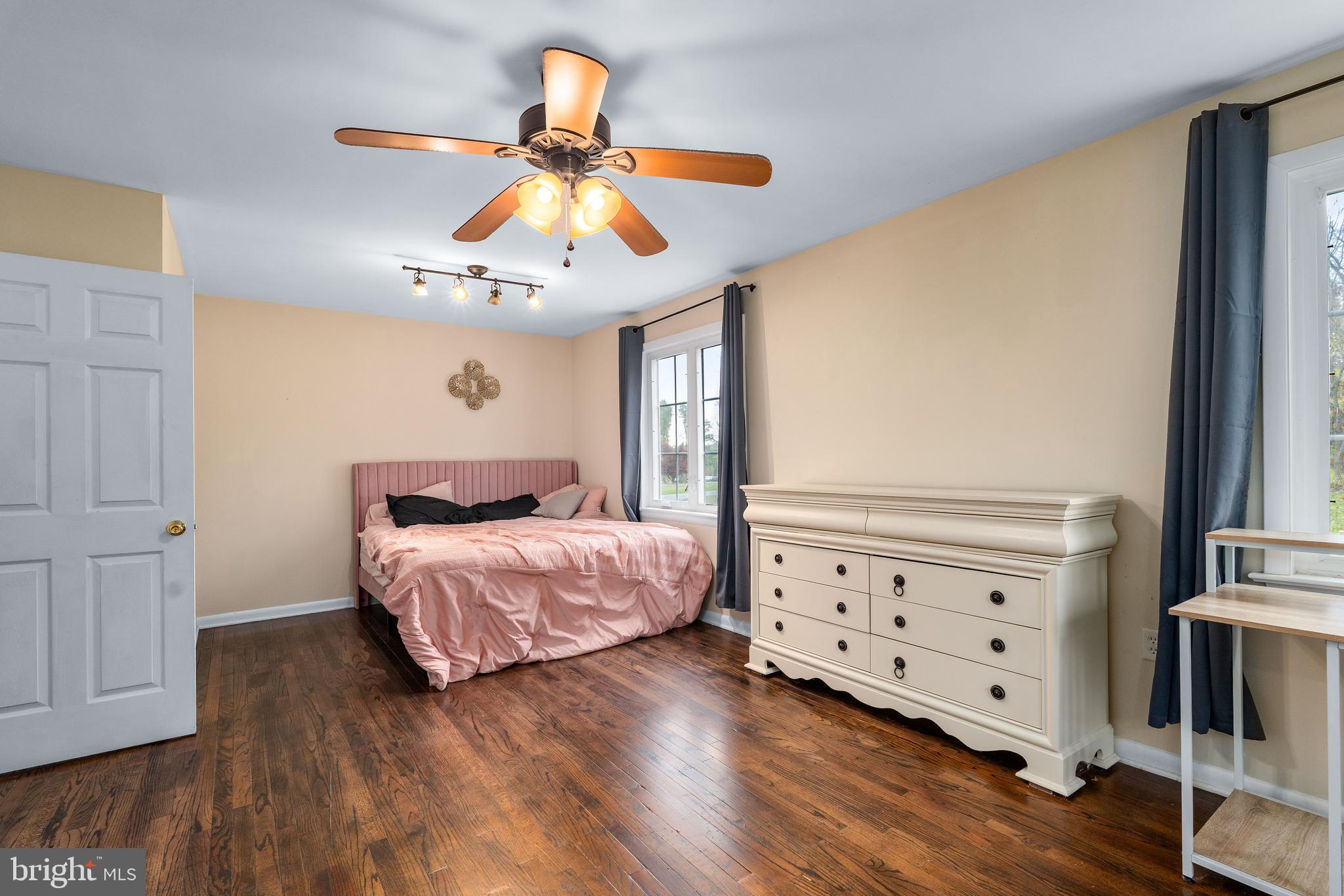 NORTH HILLS - Residential