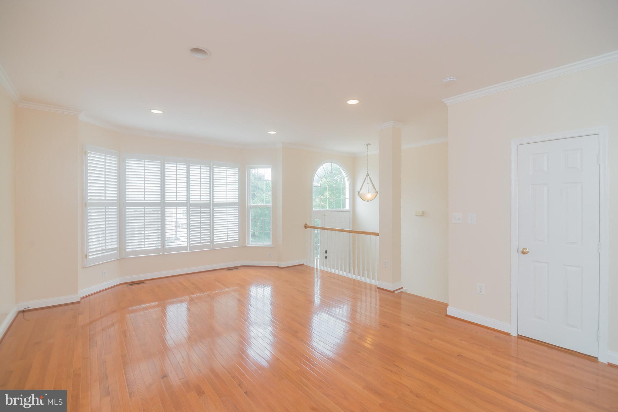 ASHBURN VILLAGE - Residential Lease