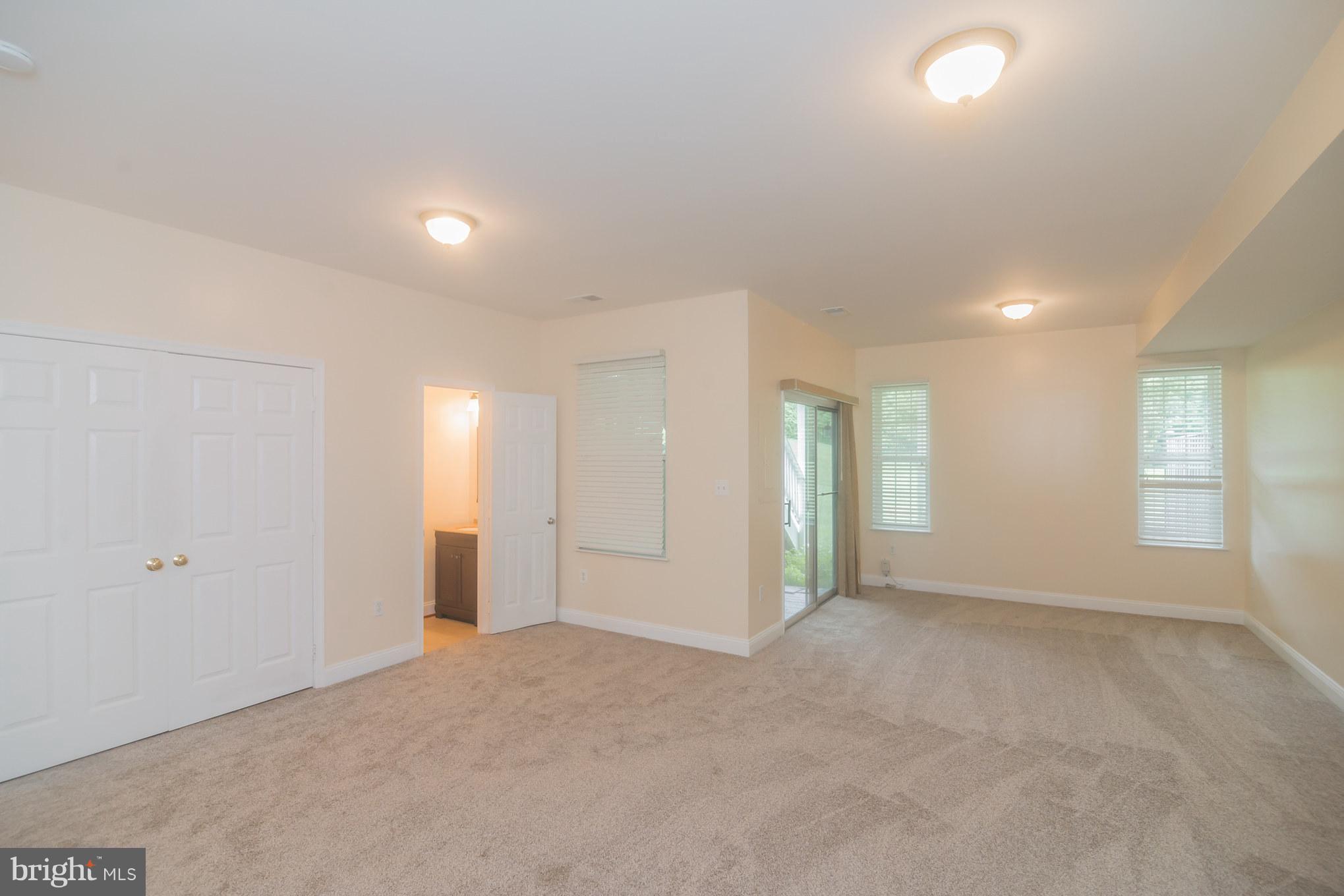 ASHBURN VILLAGE - Residential Lease