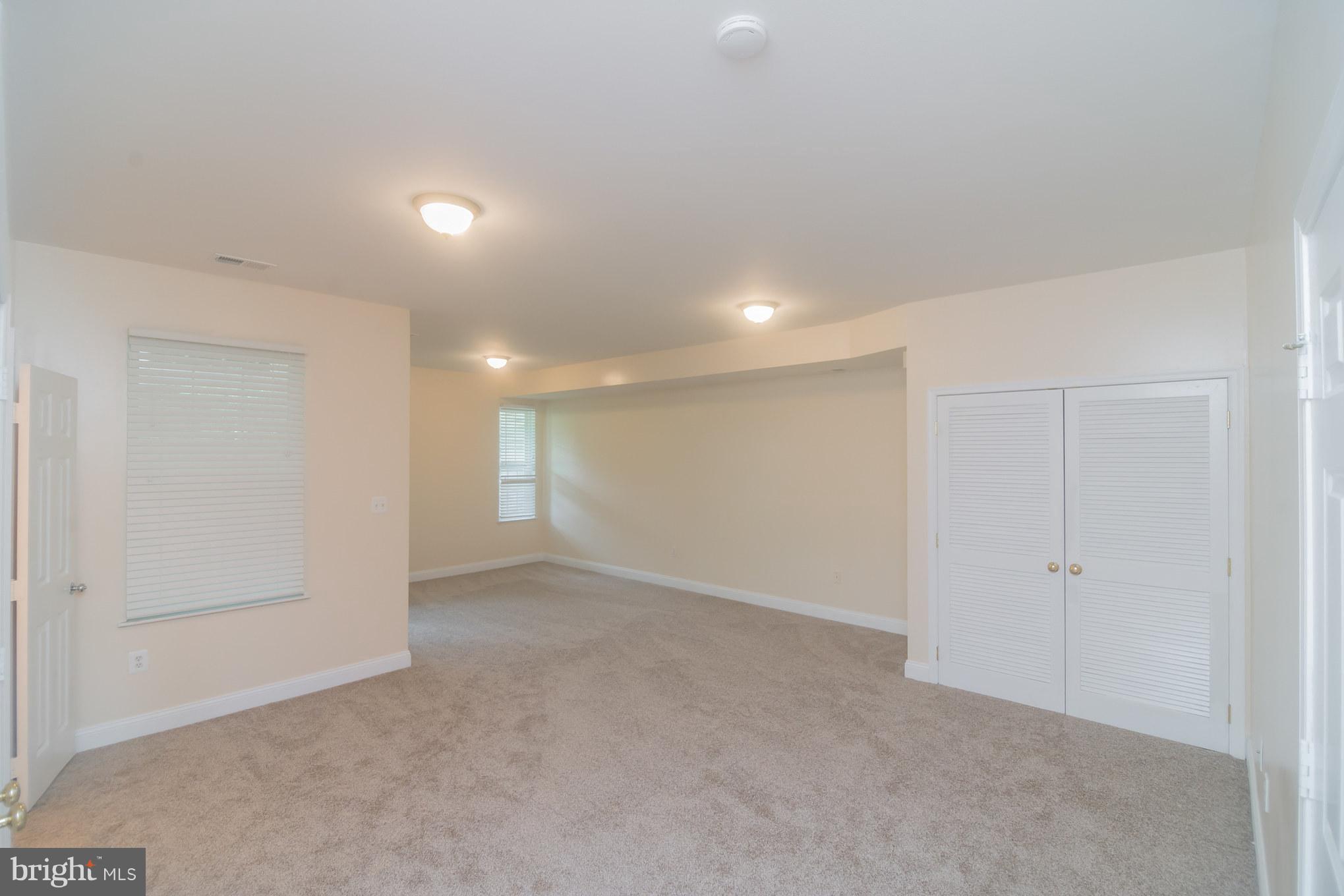 ASHBURN VILLAGE - Residential Lease