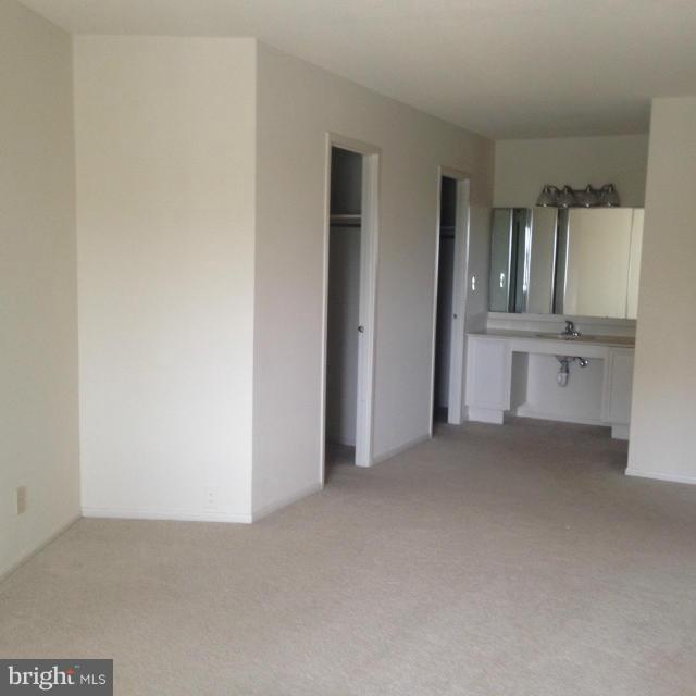 ROTONDA - Residential Lease