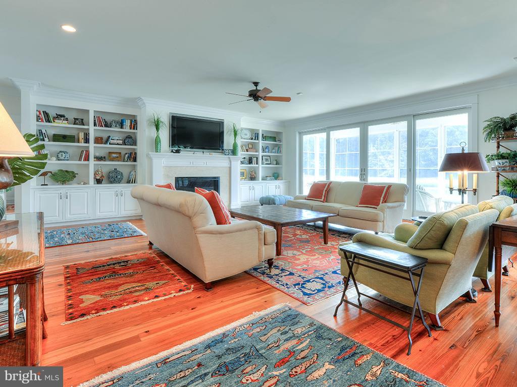 NORTH SHORES - Residential