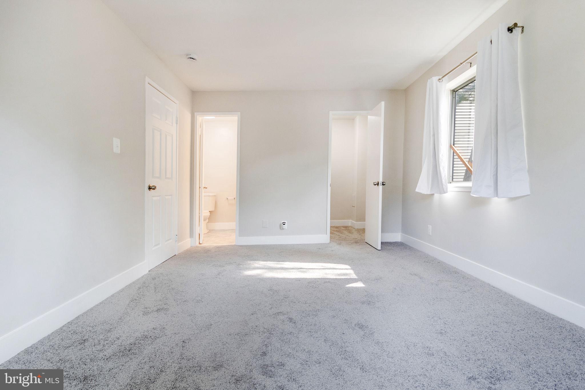 FARMINGDALE - Residential