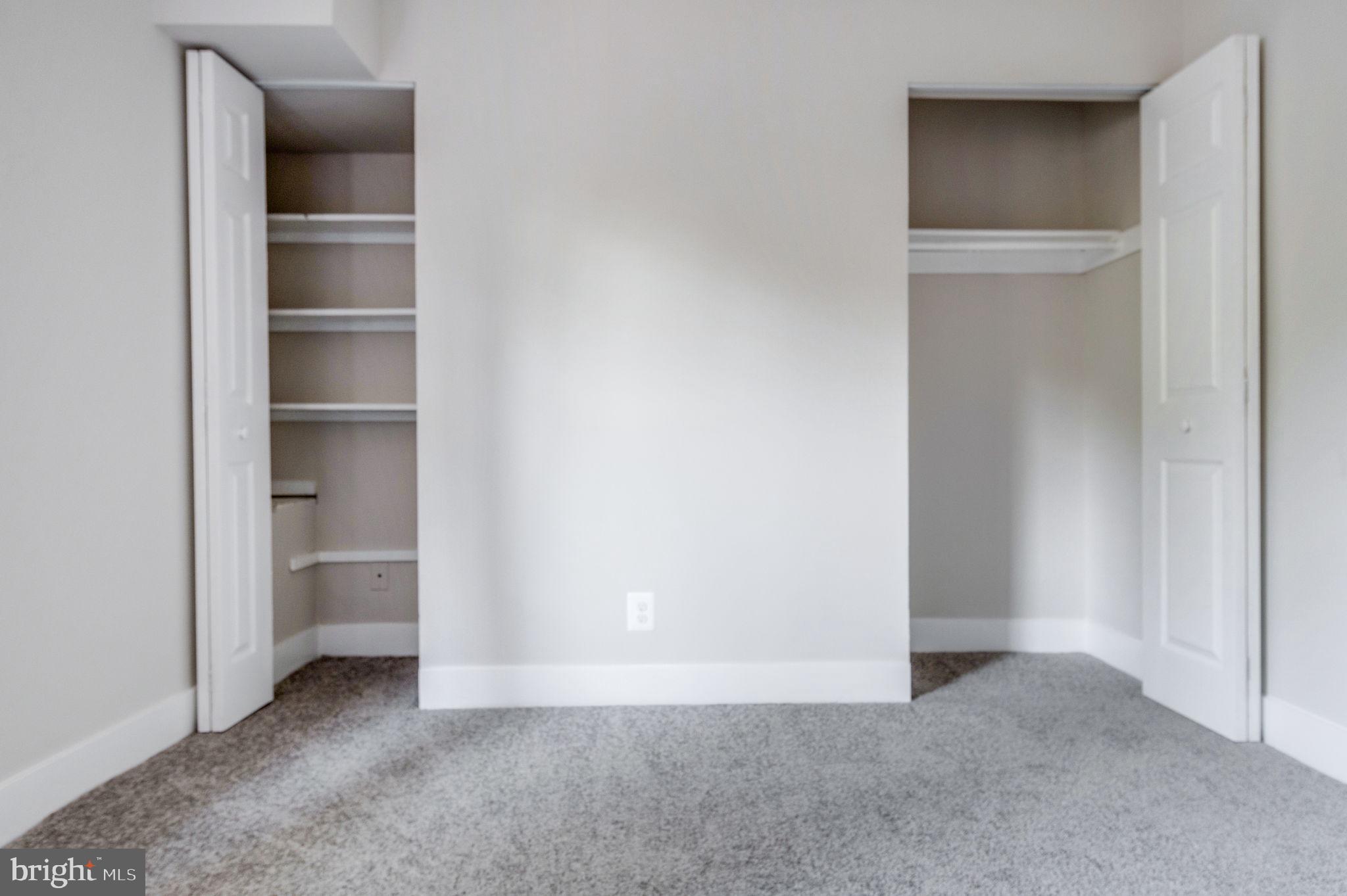 FARMINGDALE - Residential