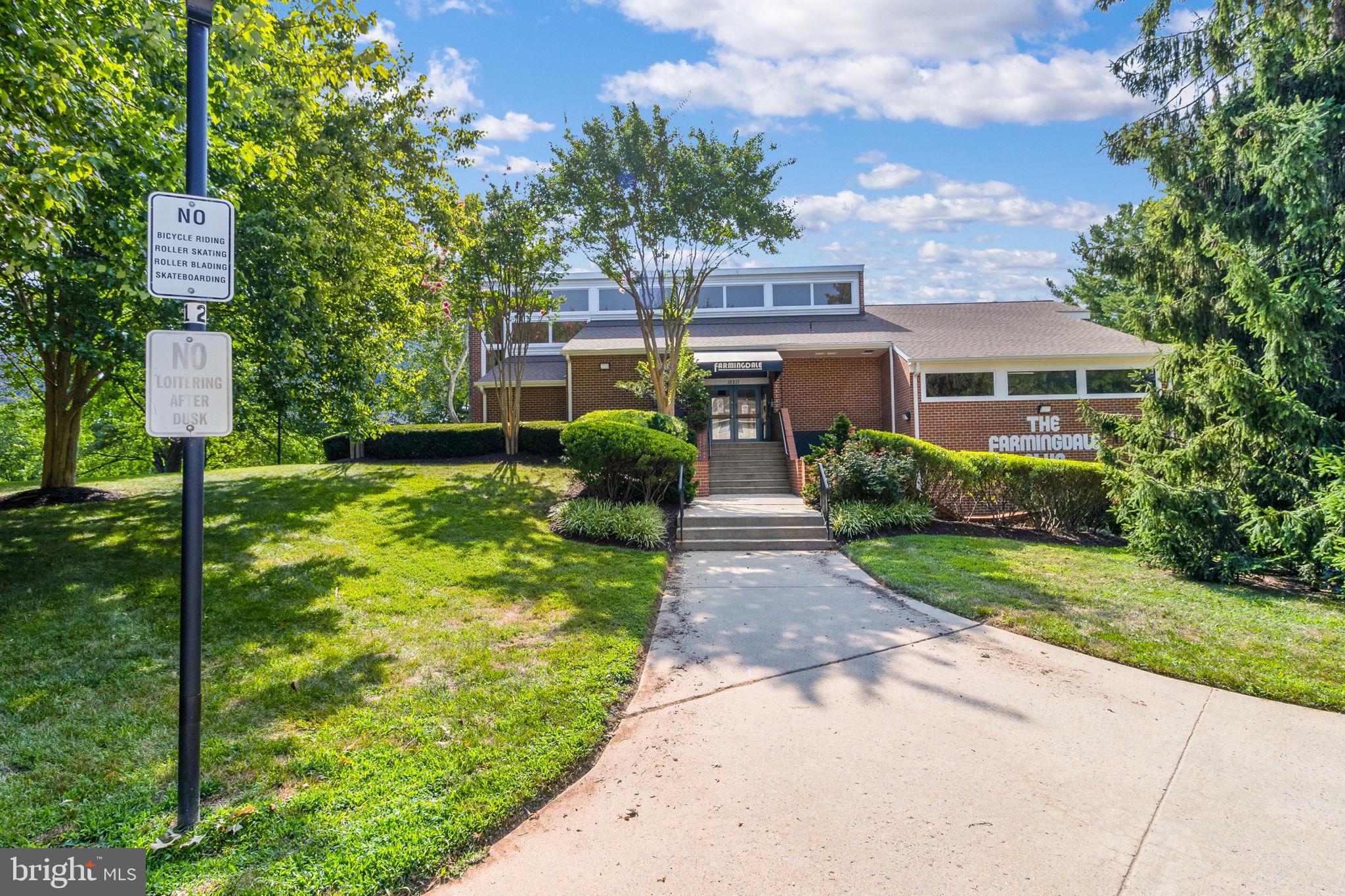 FARMINGDALE - Residential