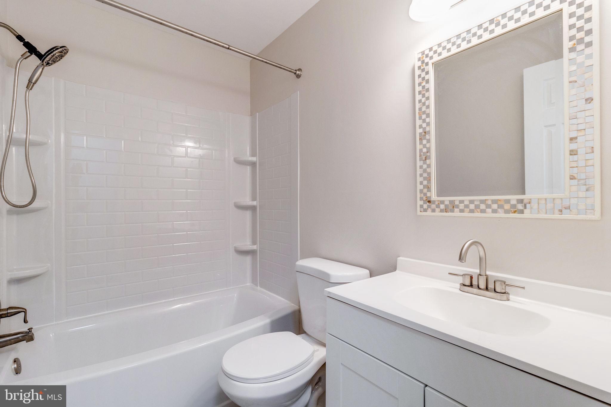 FARMINGDALE - Residential