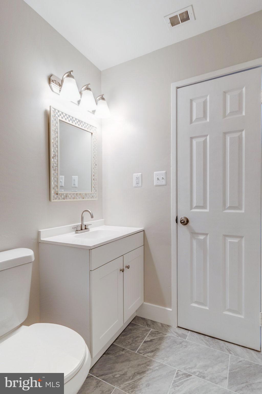 FARMINGDALE - Residential