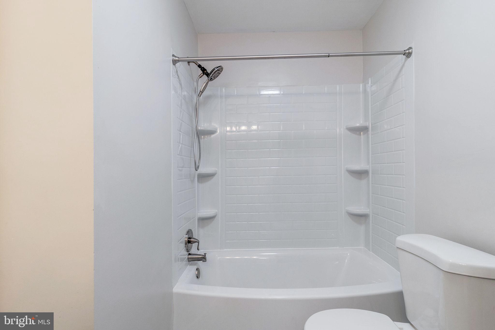 FARMINGDALE - Residential