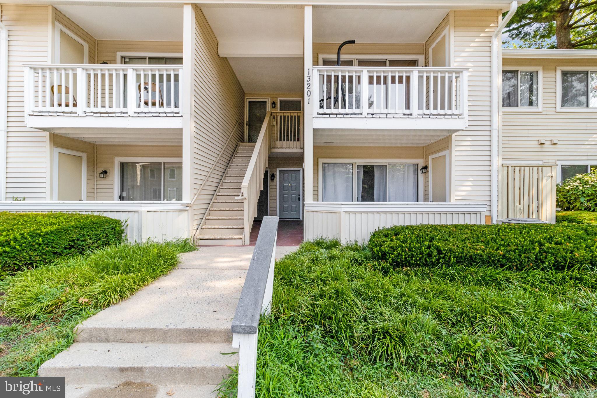 FARMINGDALE - Residential