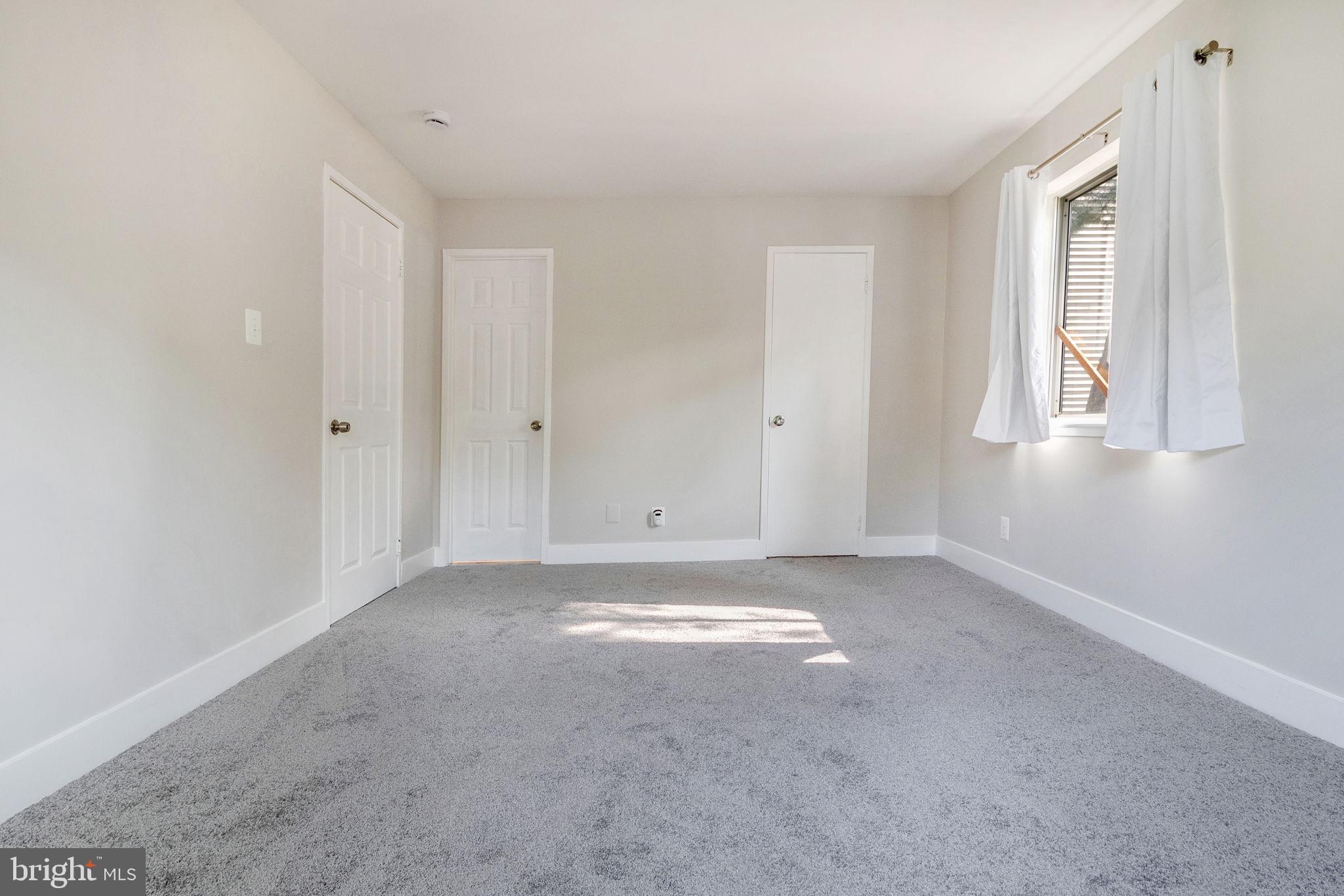 FARMINGDALE - Residential