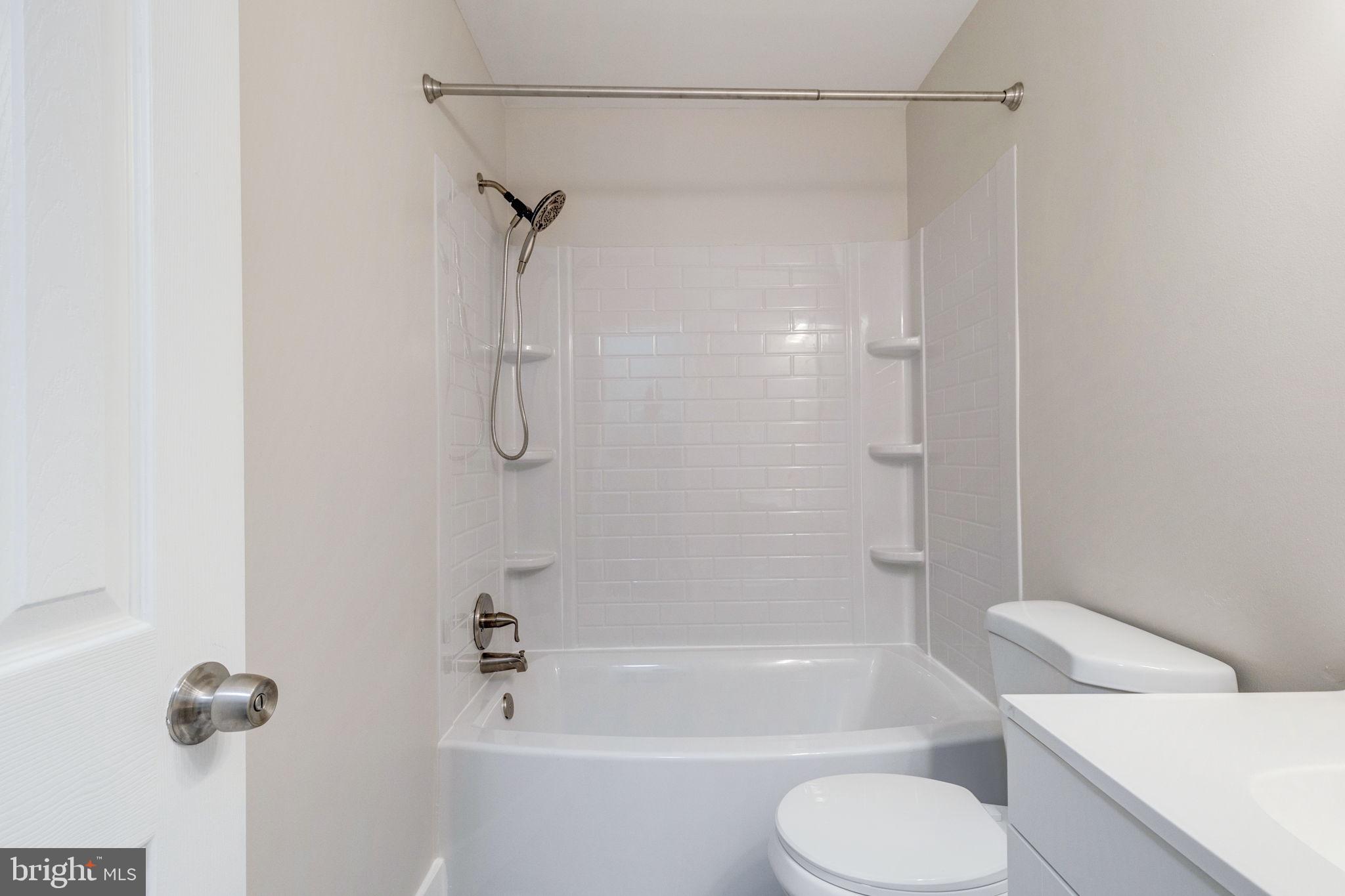 FARMINGDALE - Residential