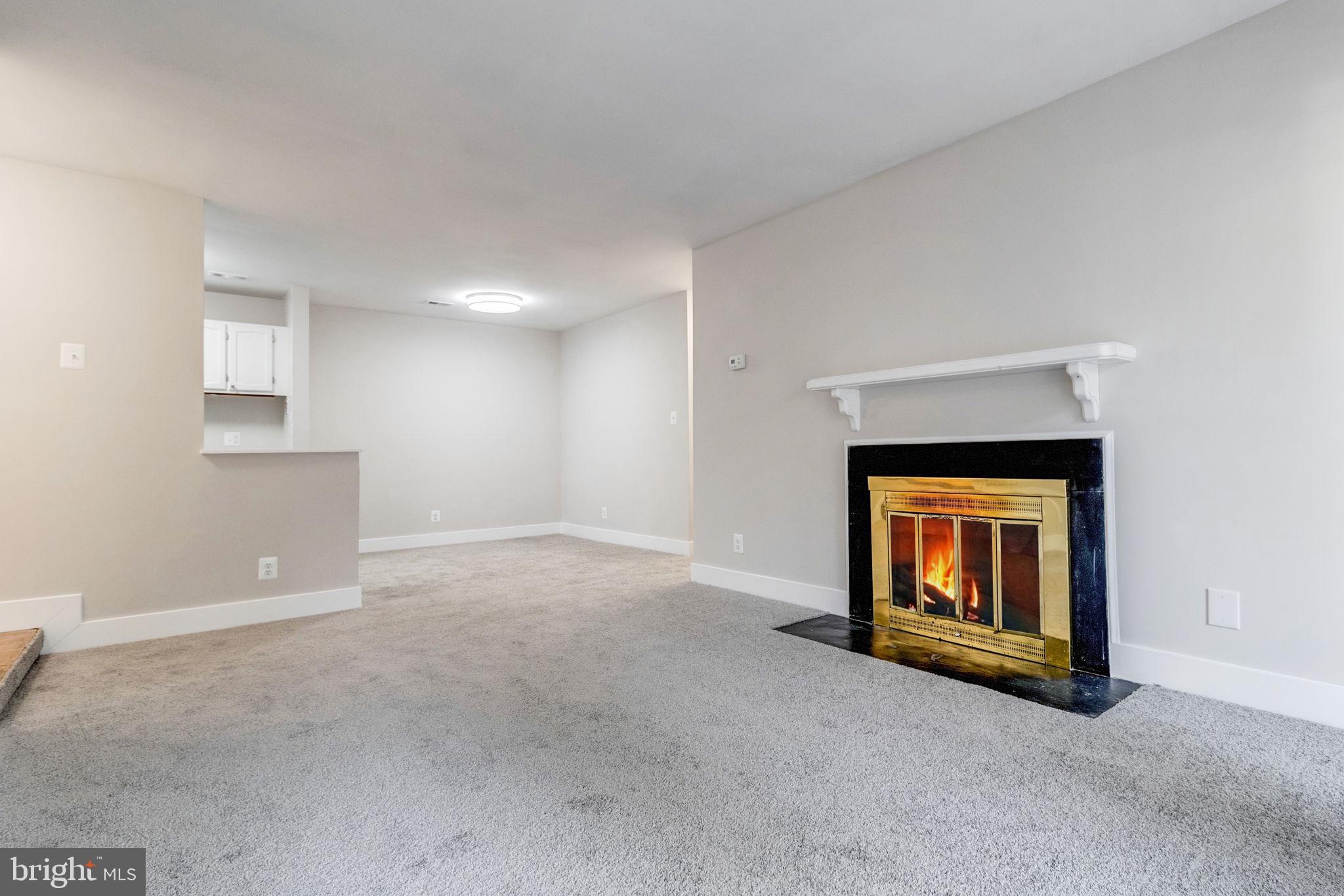 FARMINGDALE - Residential