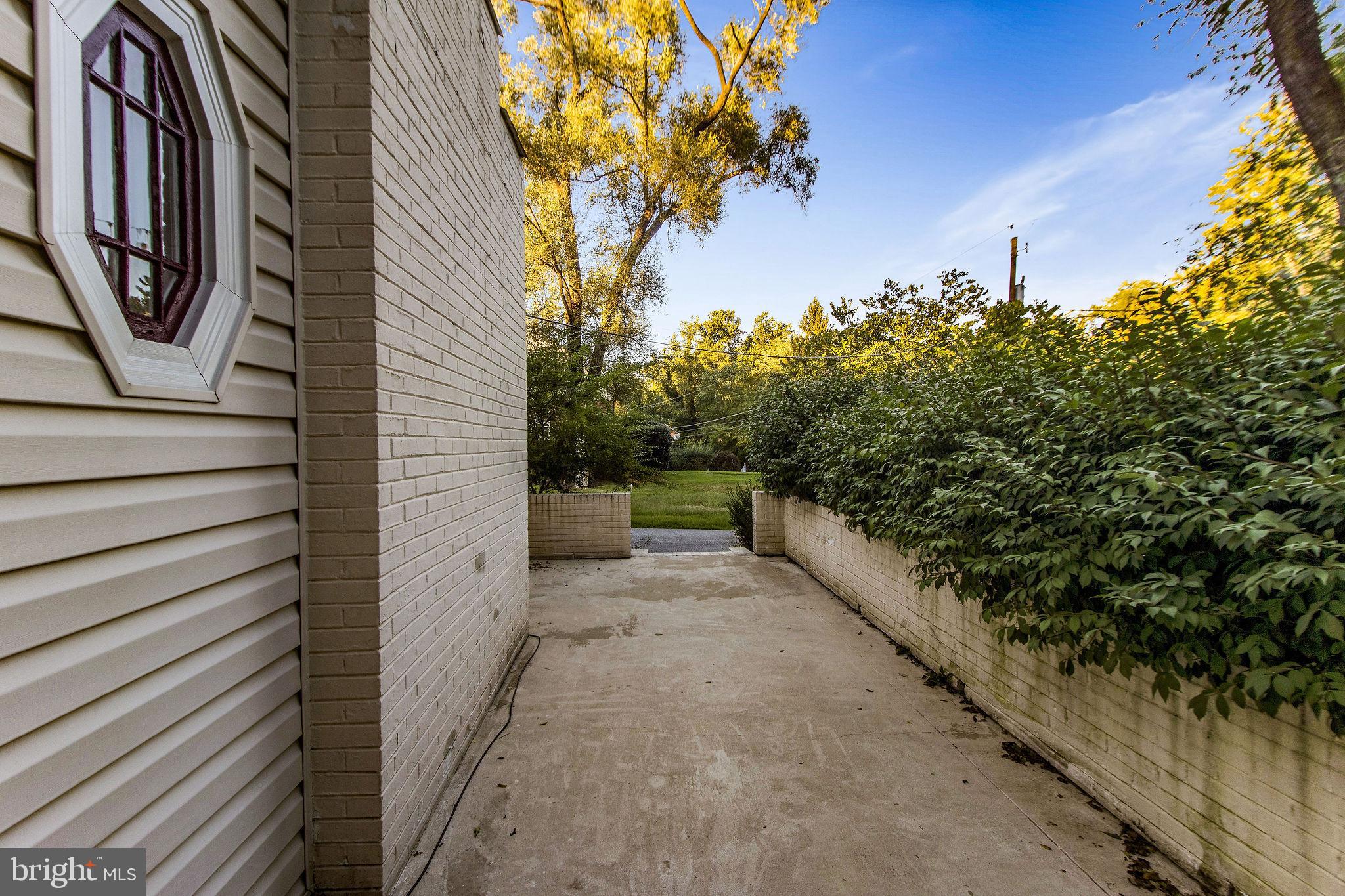 MEADOWOOD - Residential