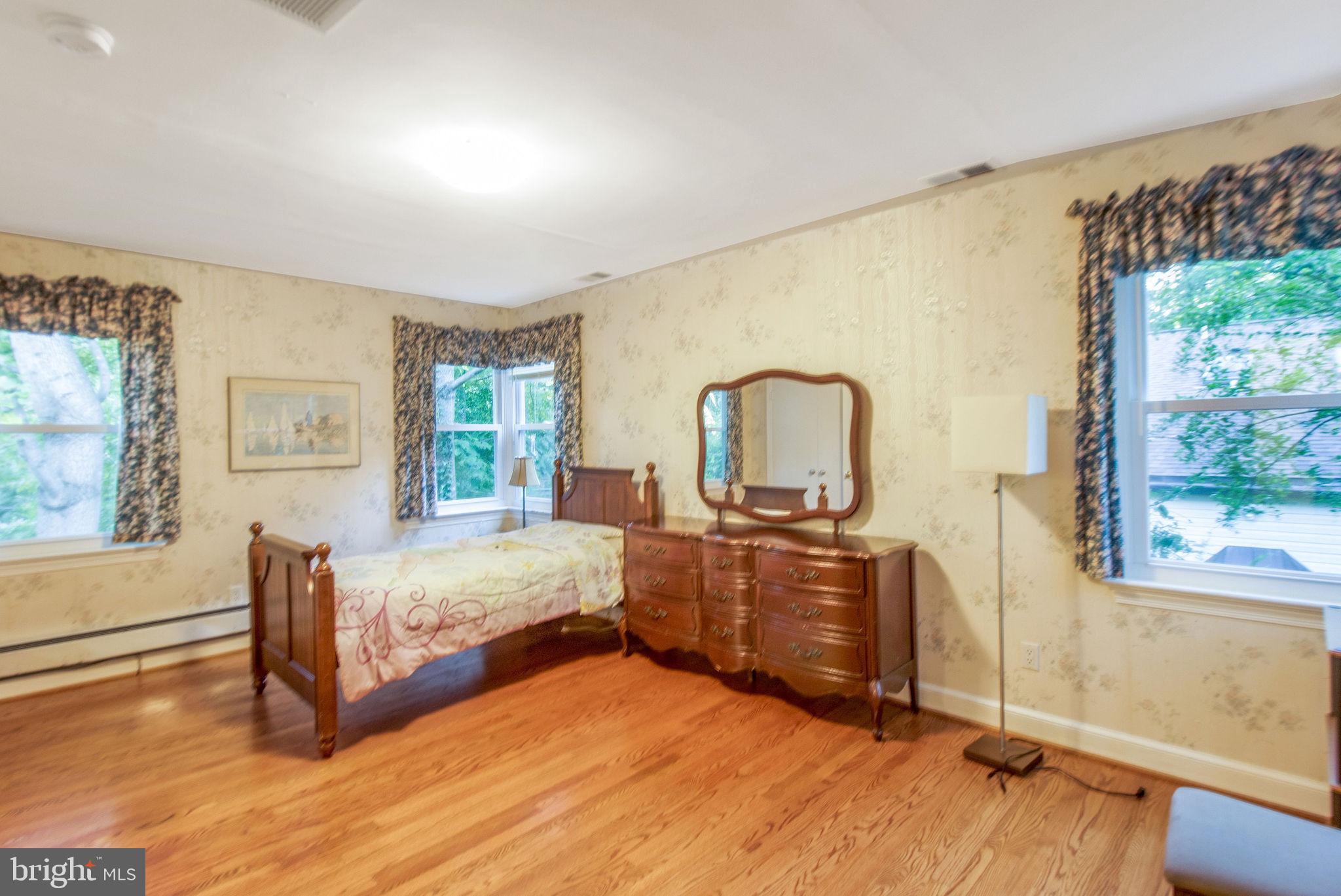 MEADOWOOD - Residential