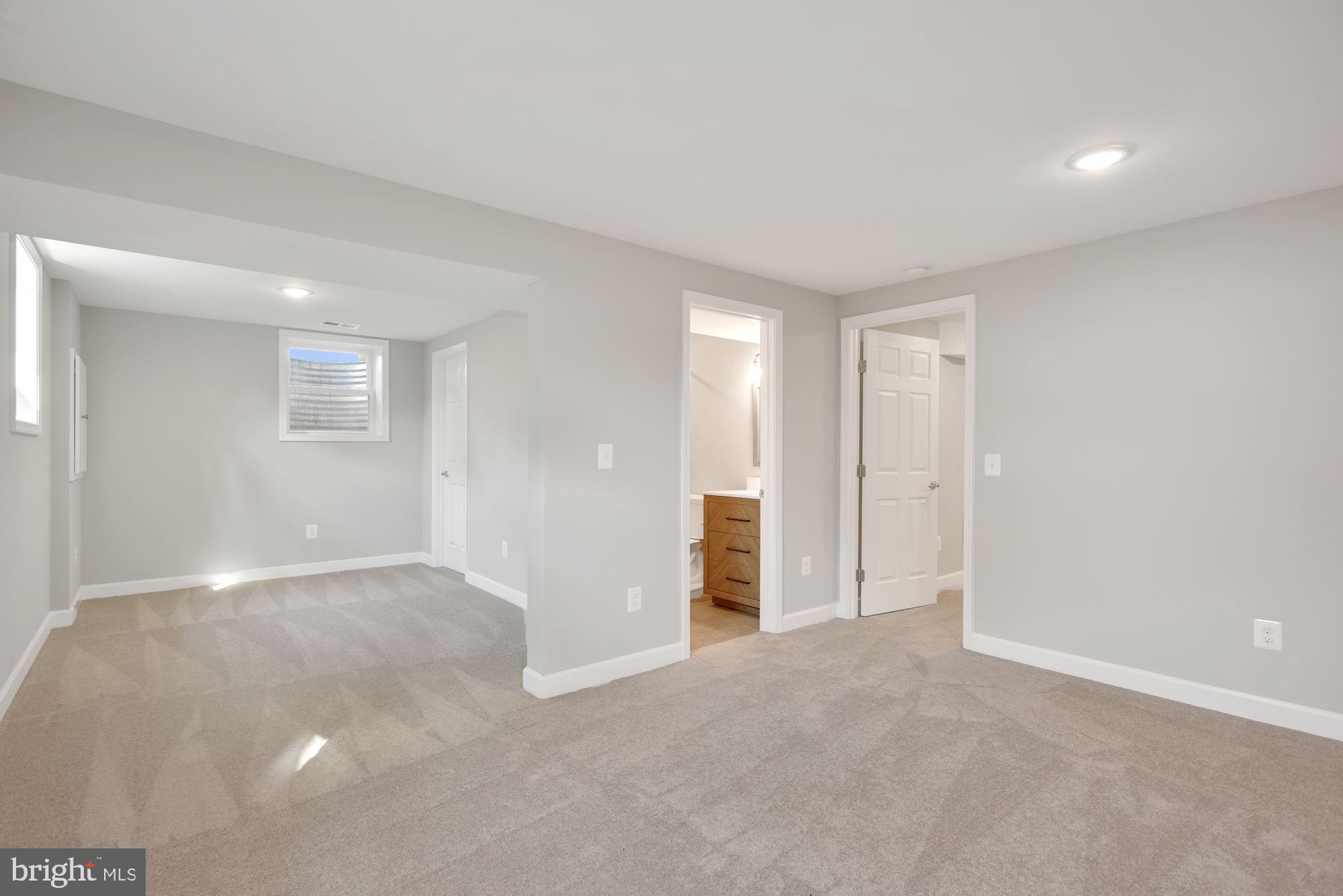 HILLWOOD ESTATES - Residential