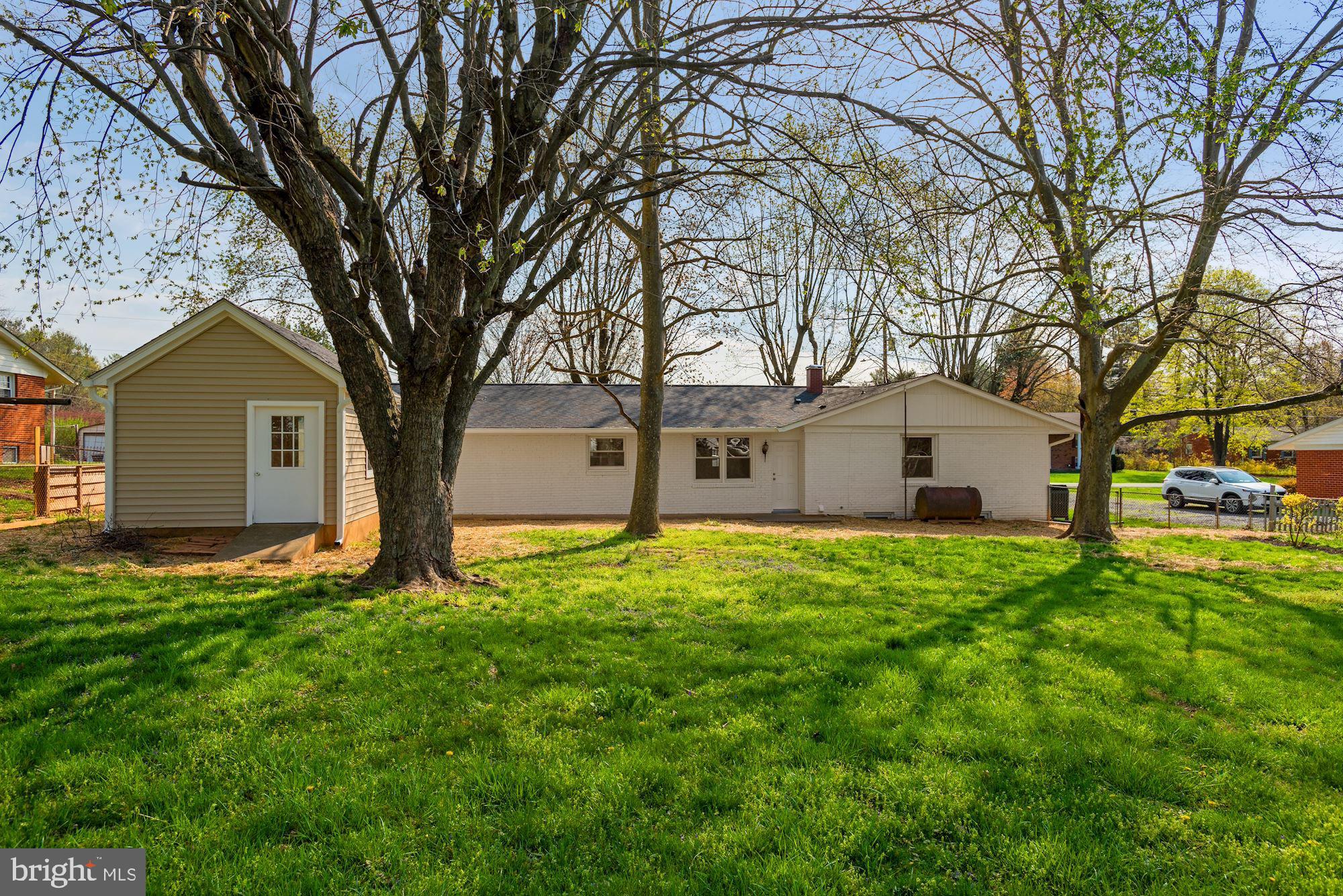 HILLWOOD ESTATES - Residential