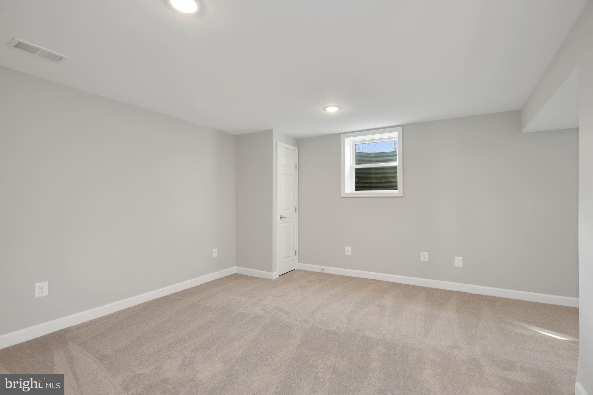 HILLWOOD ESTATES - Residential