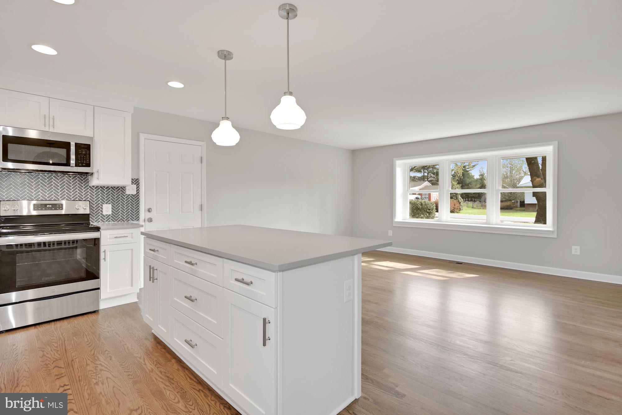 HILLWOOD ESTATES - Residential