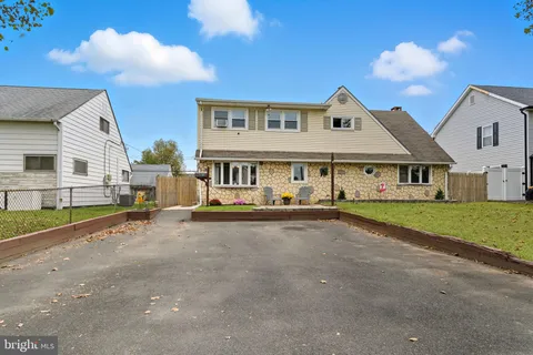 9 Newberry Lane, Levittown, PA MLS: PABU2106696