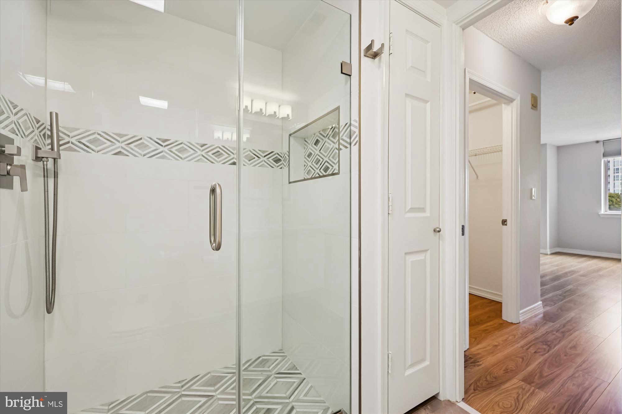 THE WISCONSIN - Residential Lease