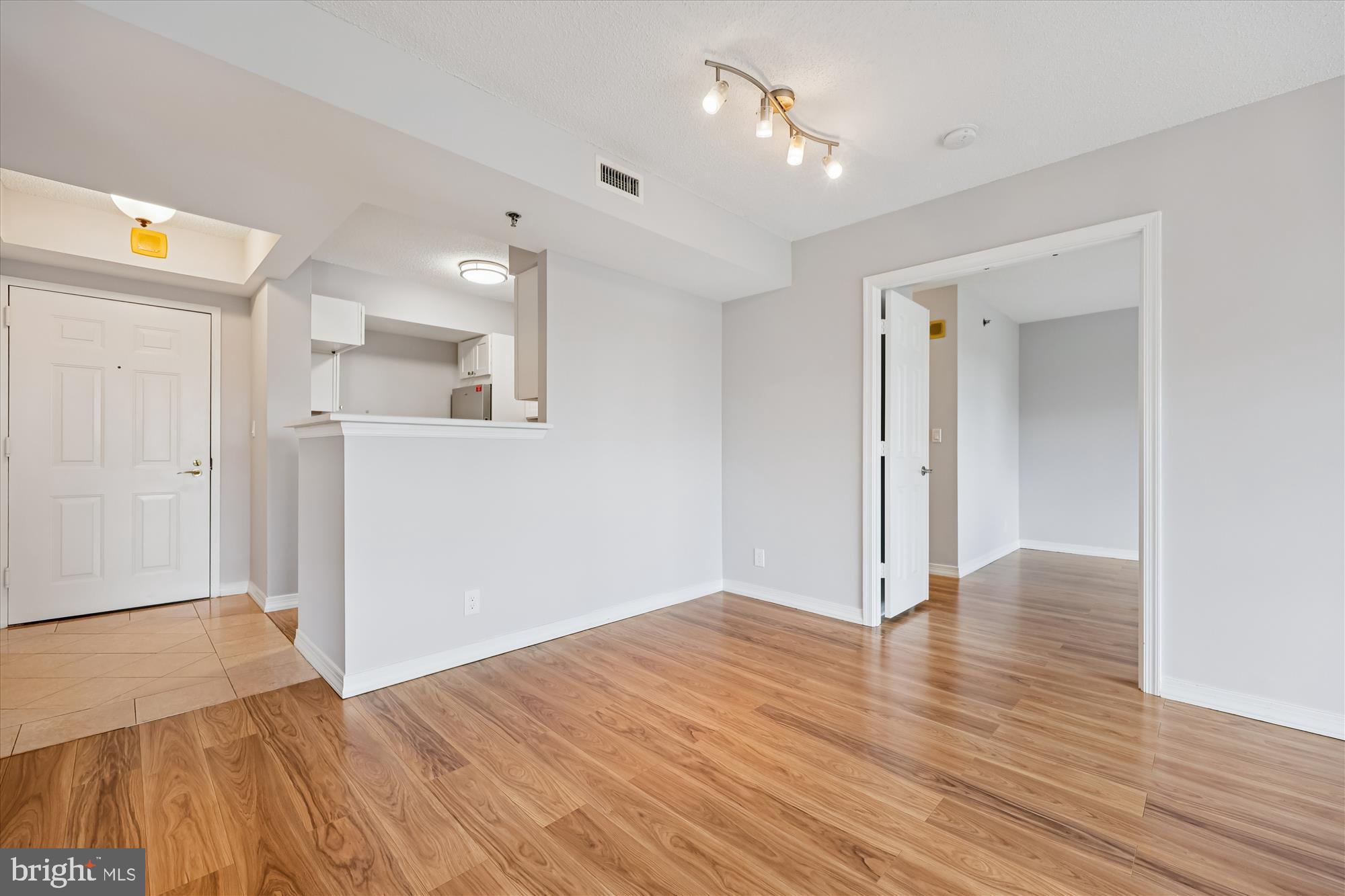 THE WISCONSIN - Residential Lease