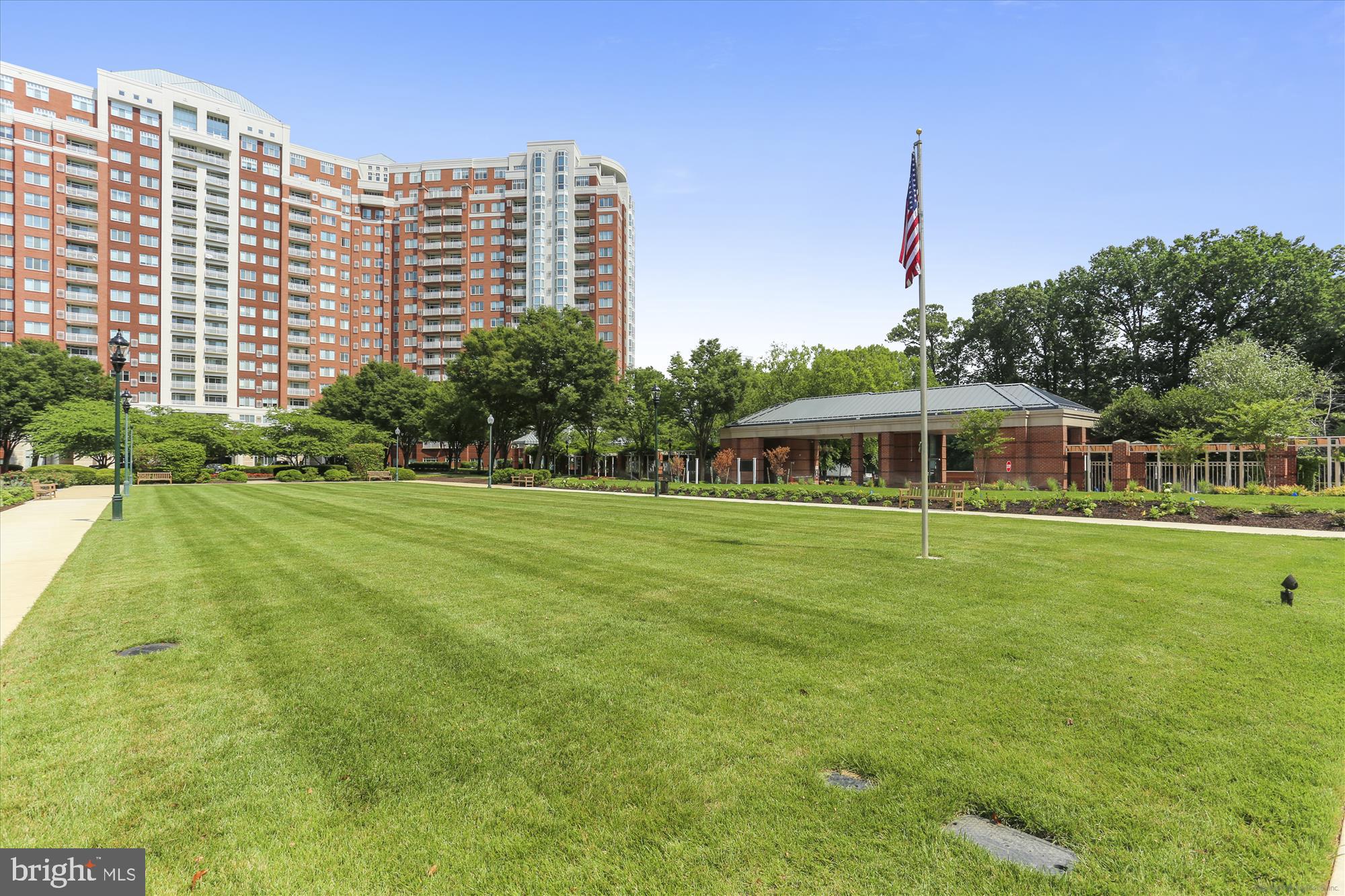 THE WISCONSIN - Residential Lease