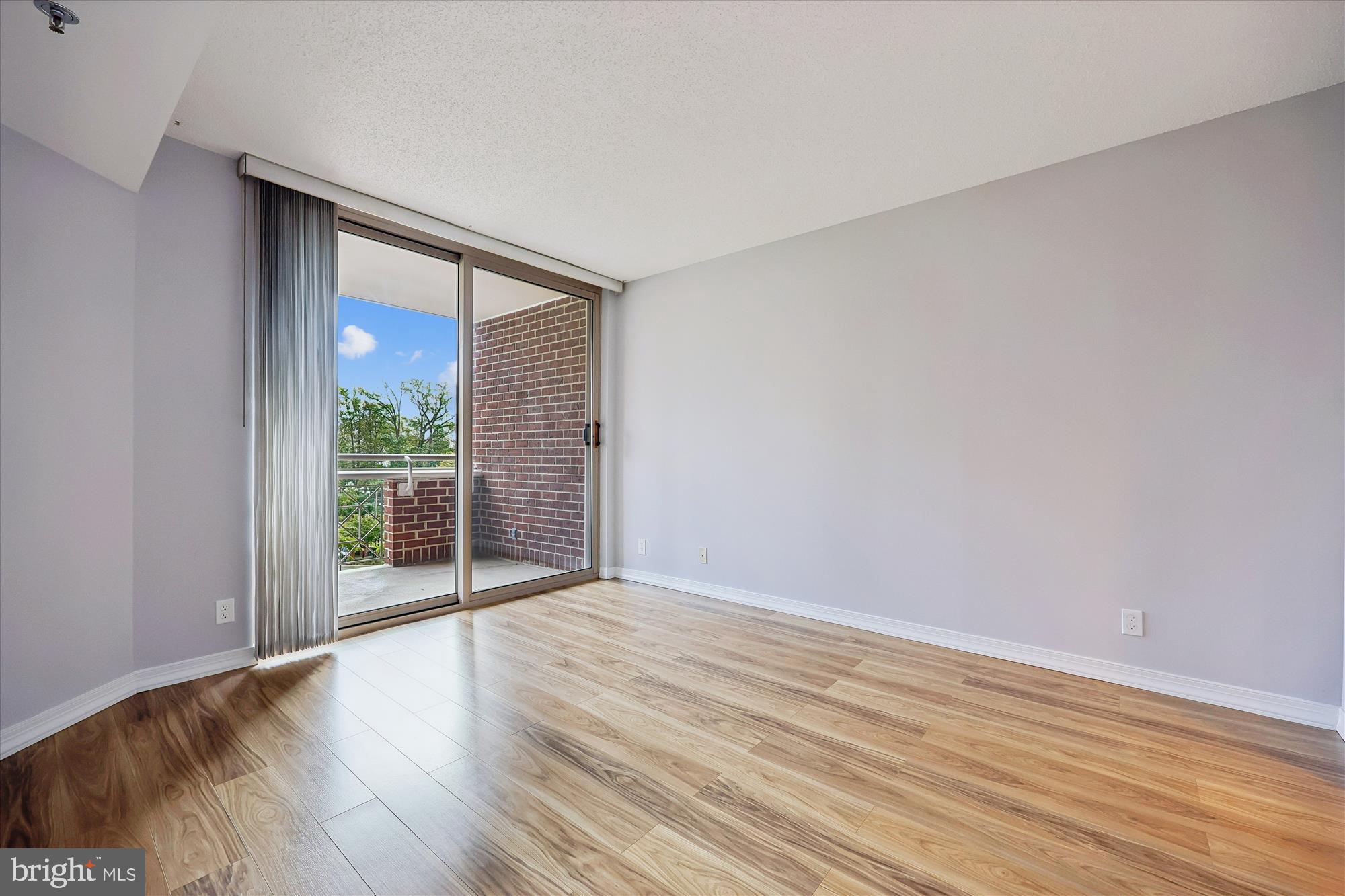 THE WISCONSIN - Residential Lease