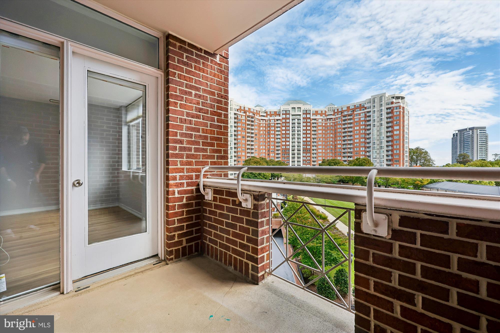 THE WISCONSIN - Residential Lease