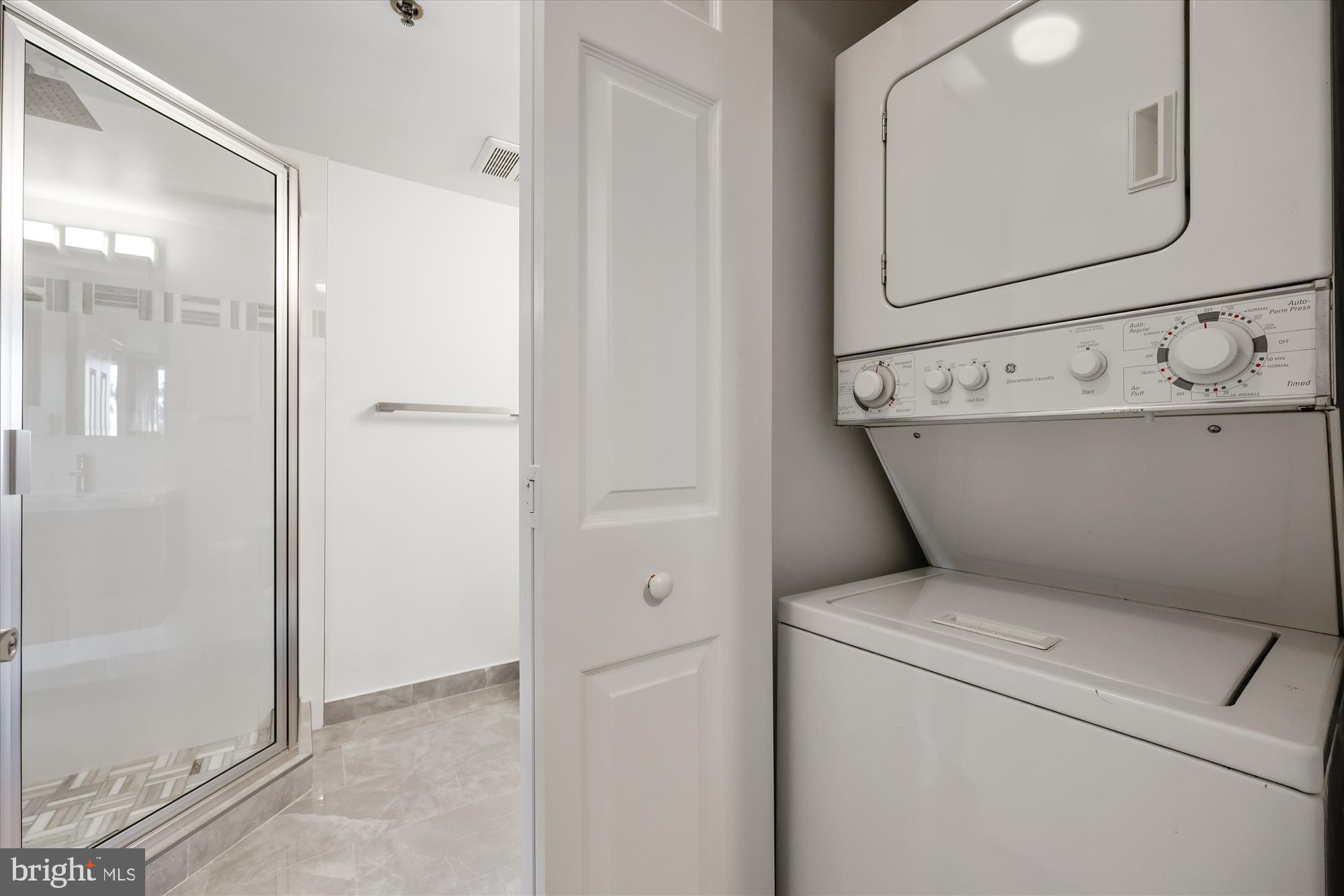 THE WISCONSIN - Residential Lease