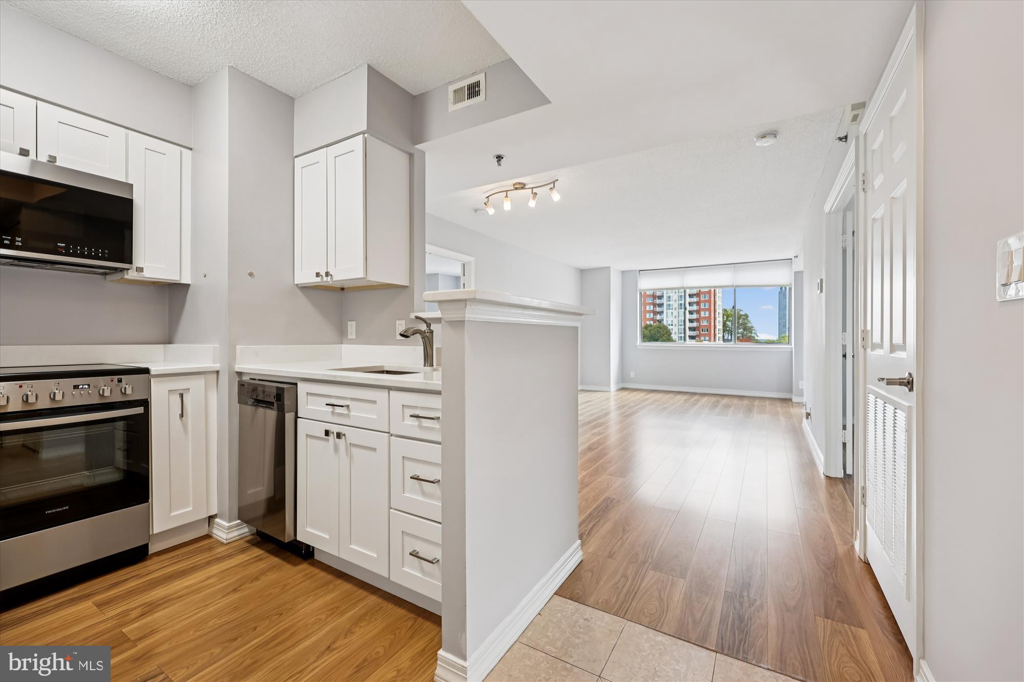 THE WISCONSIN - Residential Lease