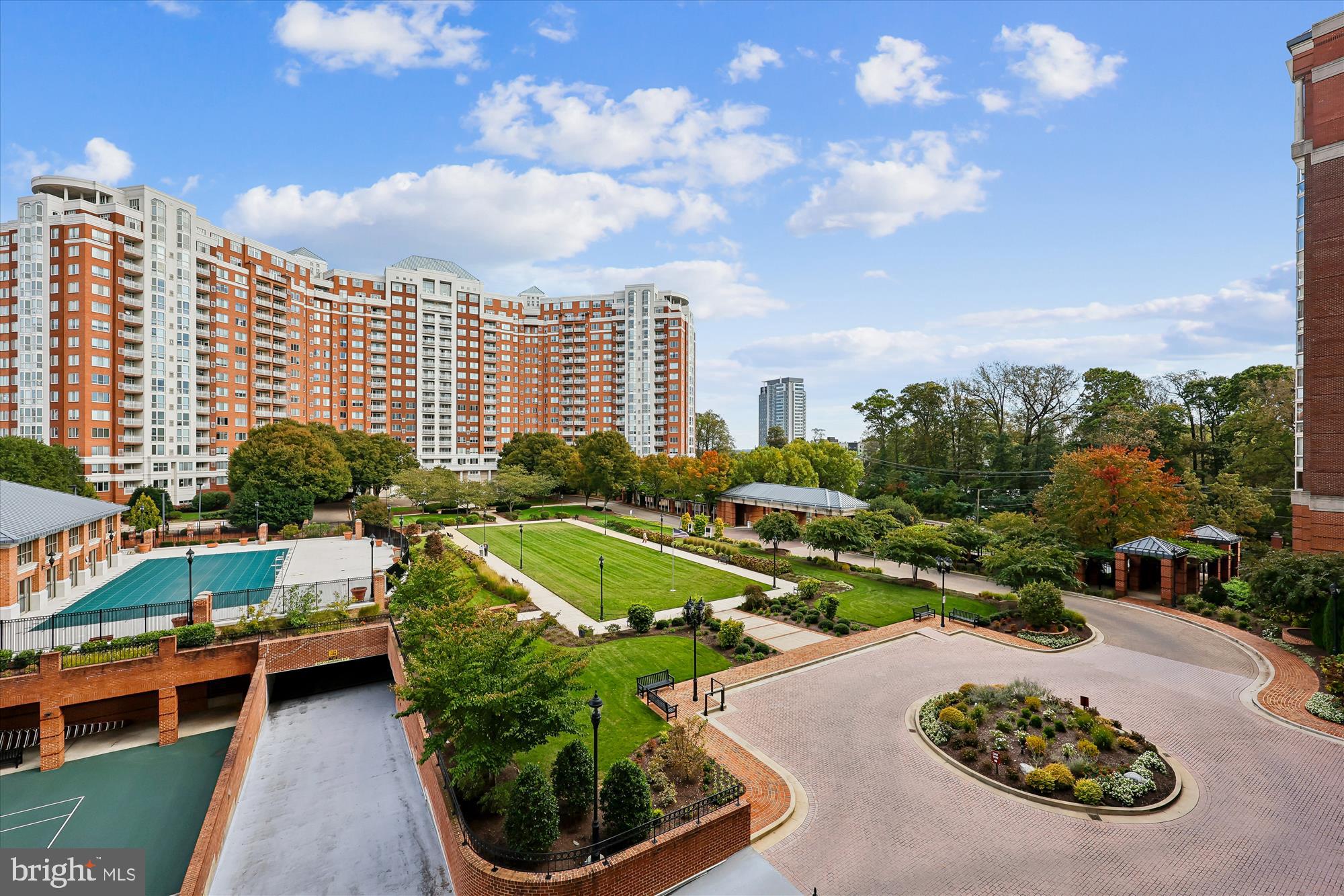 THE WISCONSIN - Residential Lease