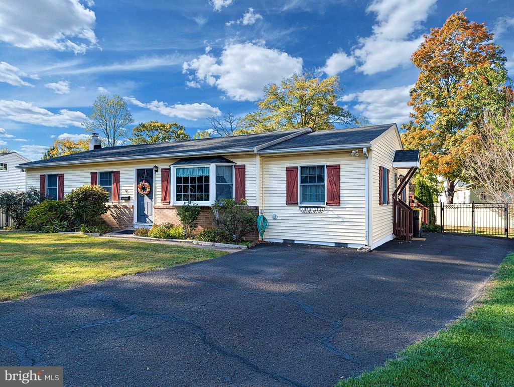 Photo of 9 Maple Lane, DOYLESTOWN, PA 18901 (MLS # PABU2112720)