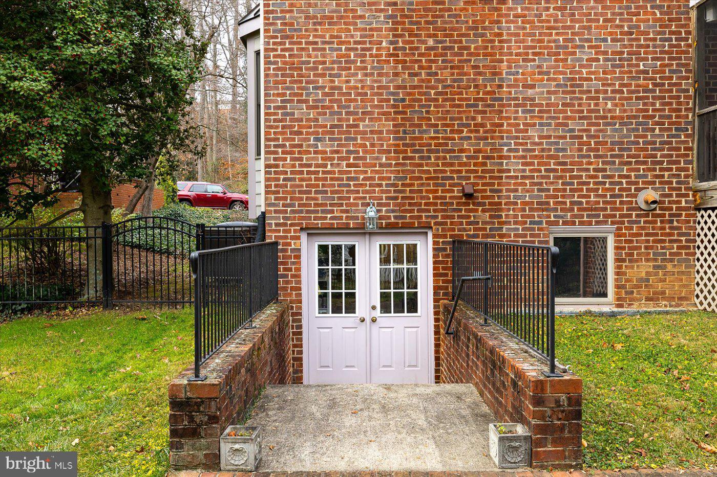 COLLEGE TERRACE - Residential