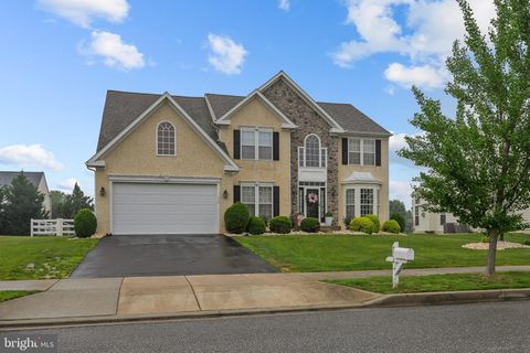 Photo of 734 Wood Duck Court, MIDDLETOWN, DE 19709 (MLS # DENC2083782)
