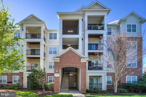 Photo of 12901 Centre Park Circle #420, HERNDON, VA 20171 (MLS # VAFX2304010)
